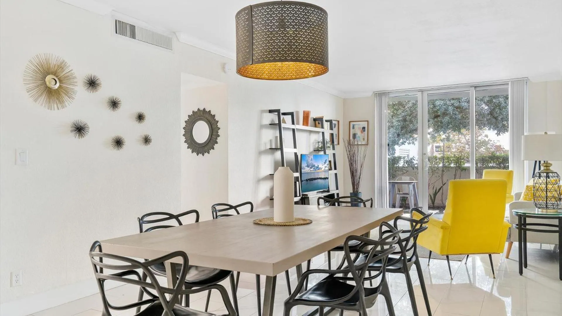 Living room in The Tides Ocean Luxury Suites
