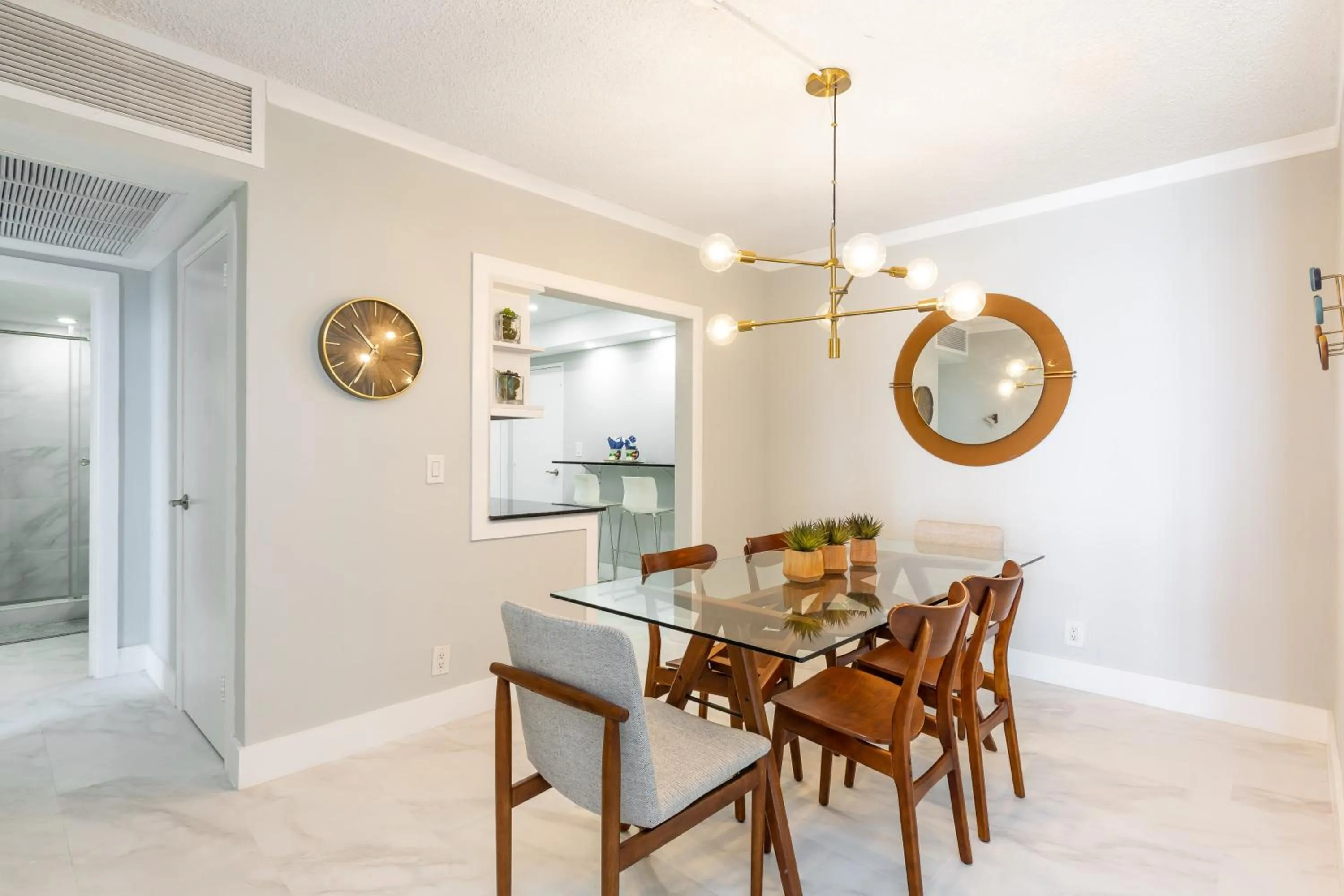 Dining area in The Tides Ocean Luxury Suites