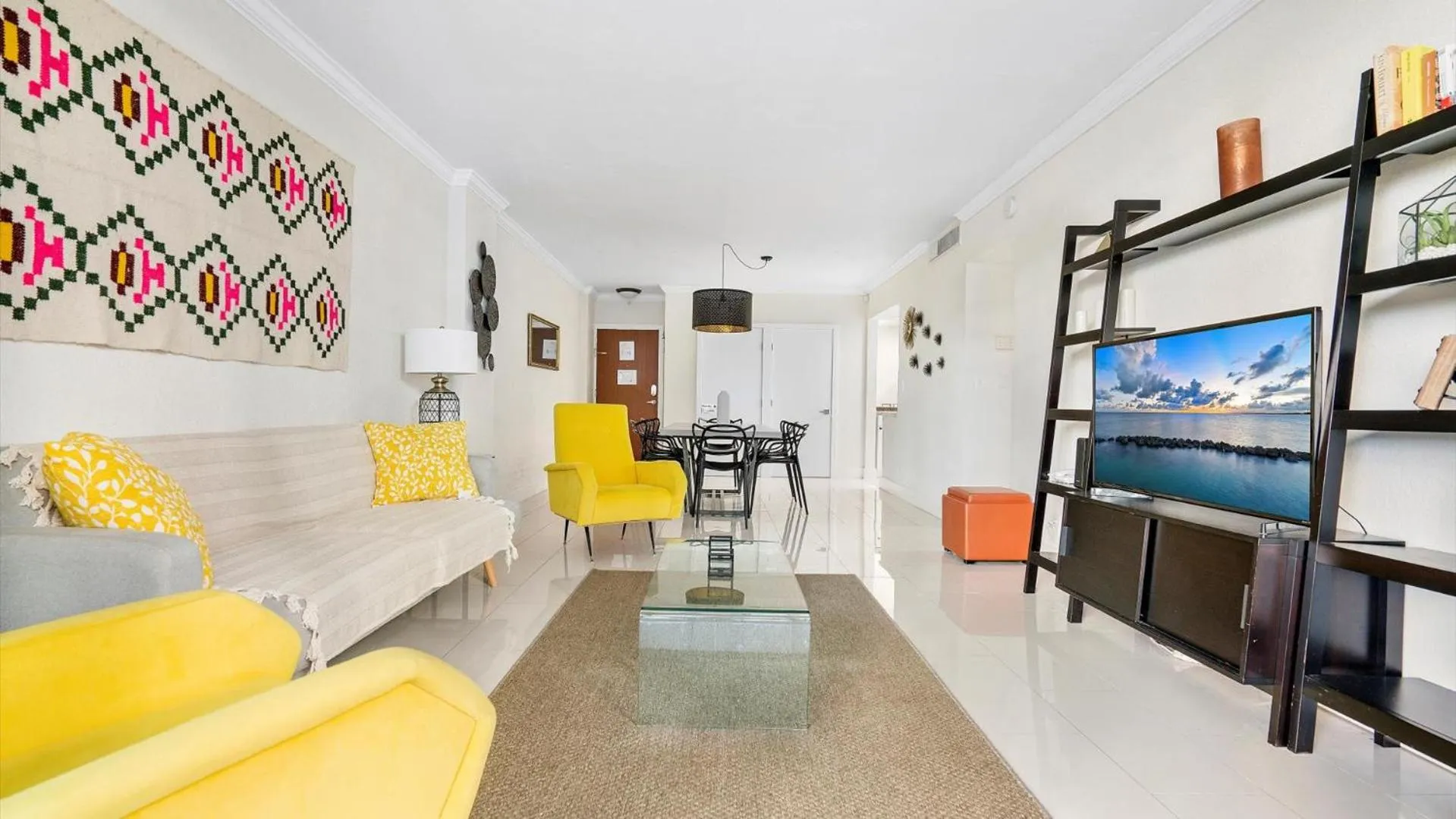 TV and multimedia in The Tides Ocean Luxury Suites