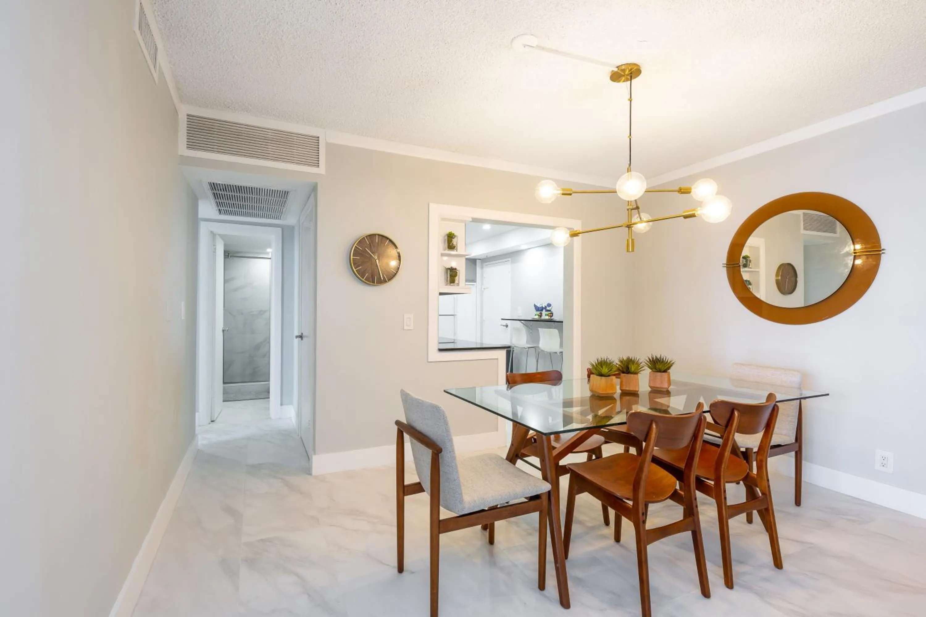 Dining area in The Tides Ocean Luxury Suites
