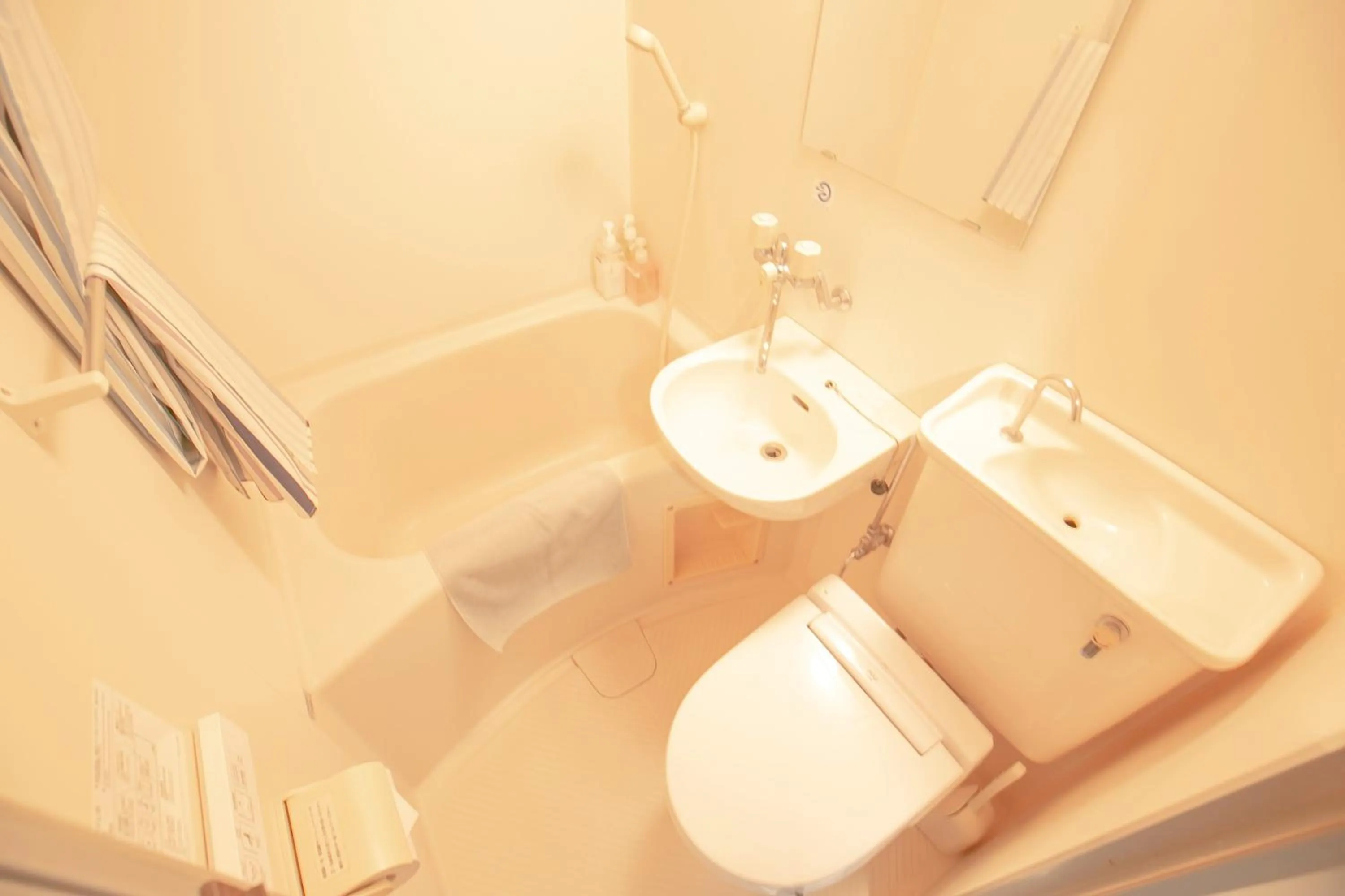 Shower in Wings Hakata