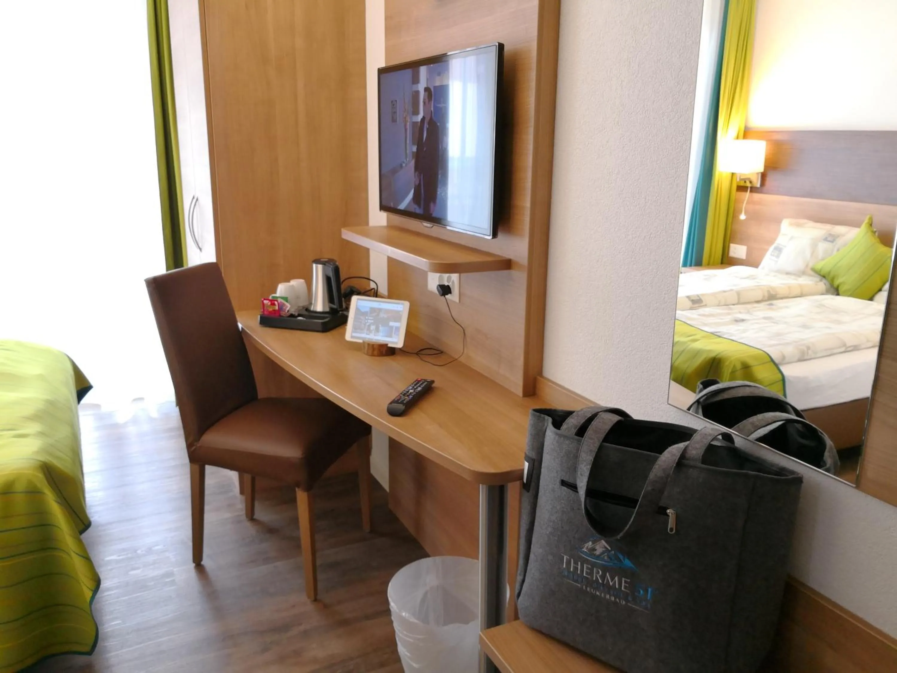 TV and multimedia, Bed in Therme 51° Hotel Physio & Spa