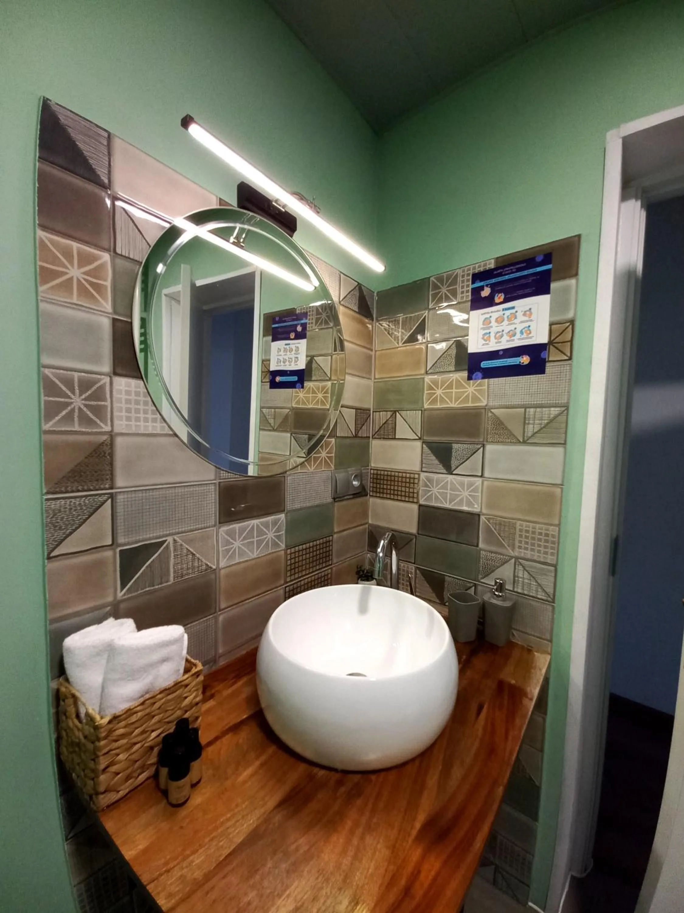 Shower in Hestia - Hotel, Wine and View