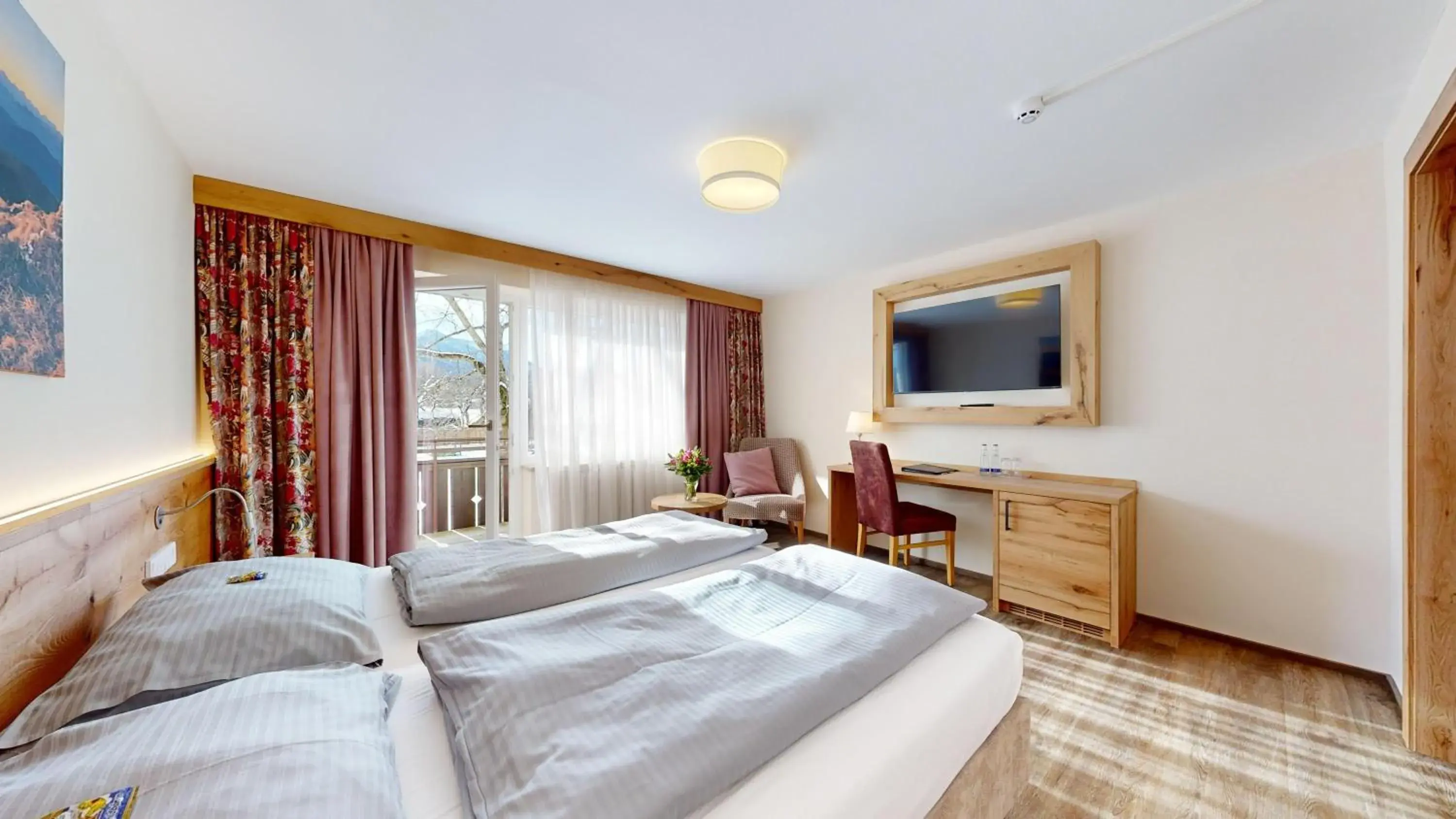 Deluxe Double Room with Balcony - single occupancy in Hotel Friedenseiche Deluxe Double Room with Balcony - single occupancy in Hotel Friedenseiche