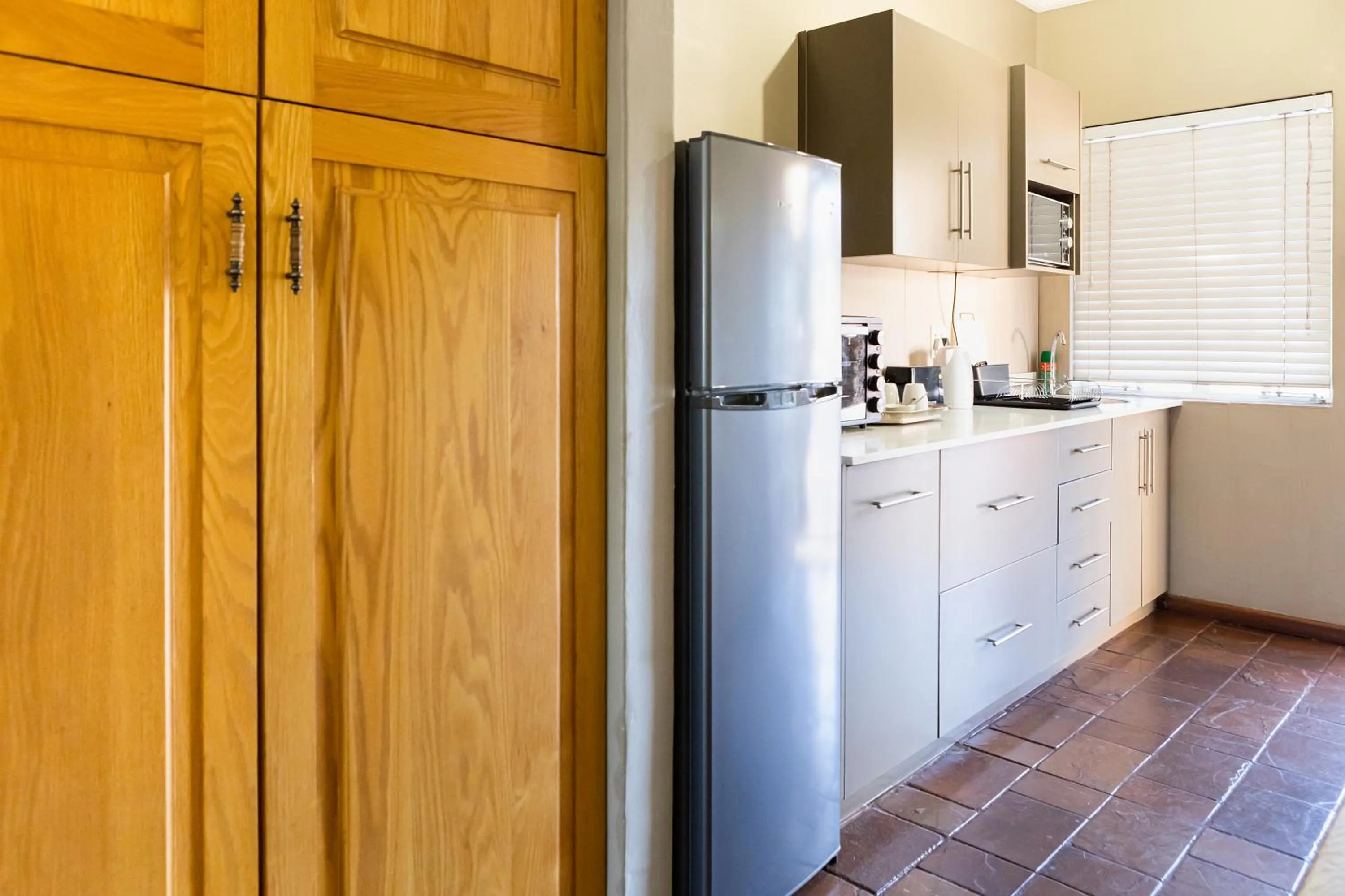 Kitchen or kitchenette in Kathu Gamagara Lodge