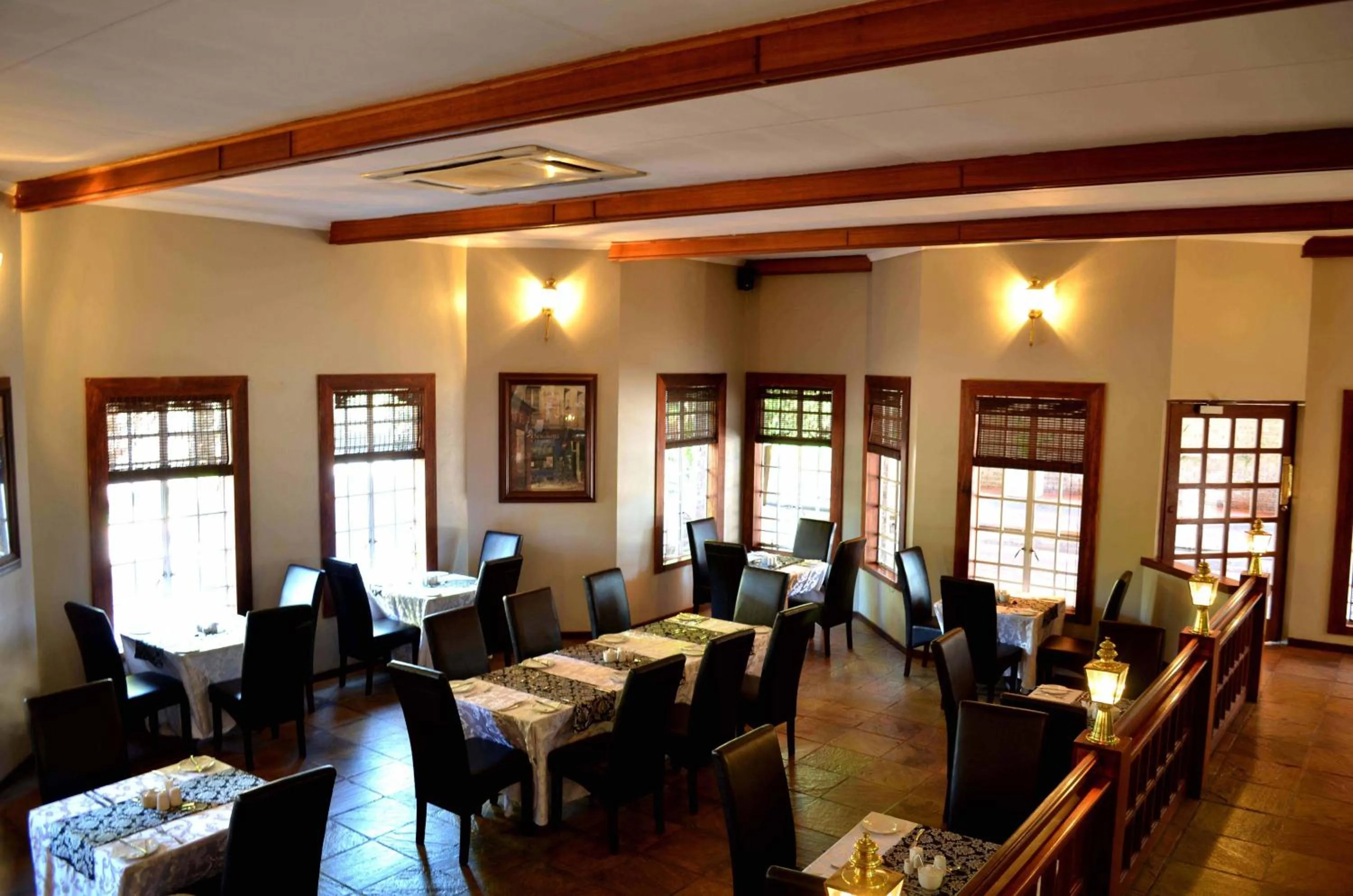 Restaurant/places to eat in Kathu Gamagara Lodge