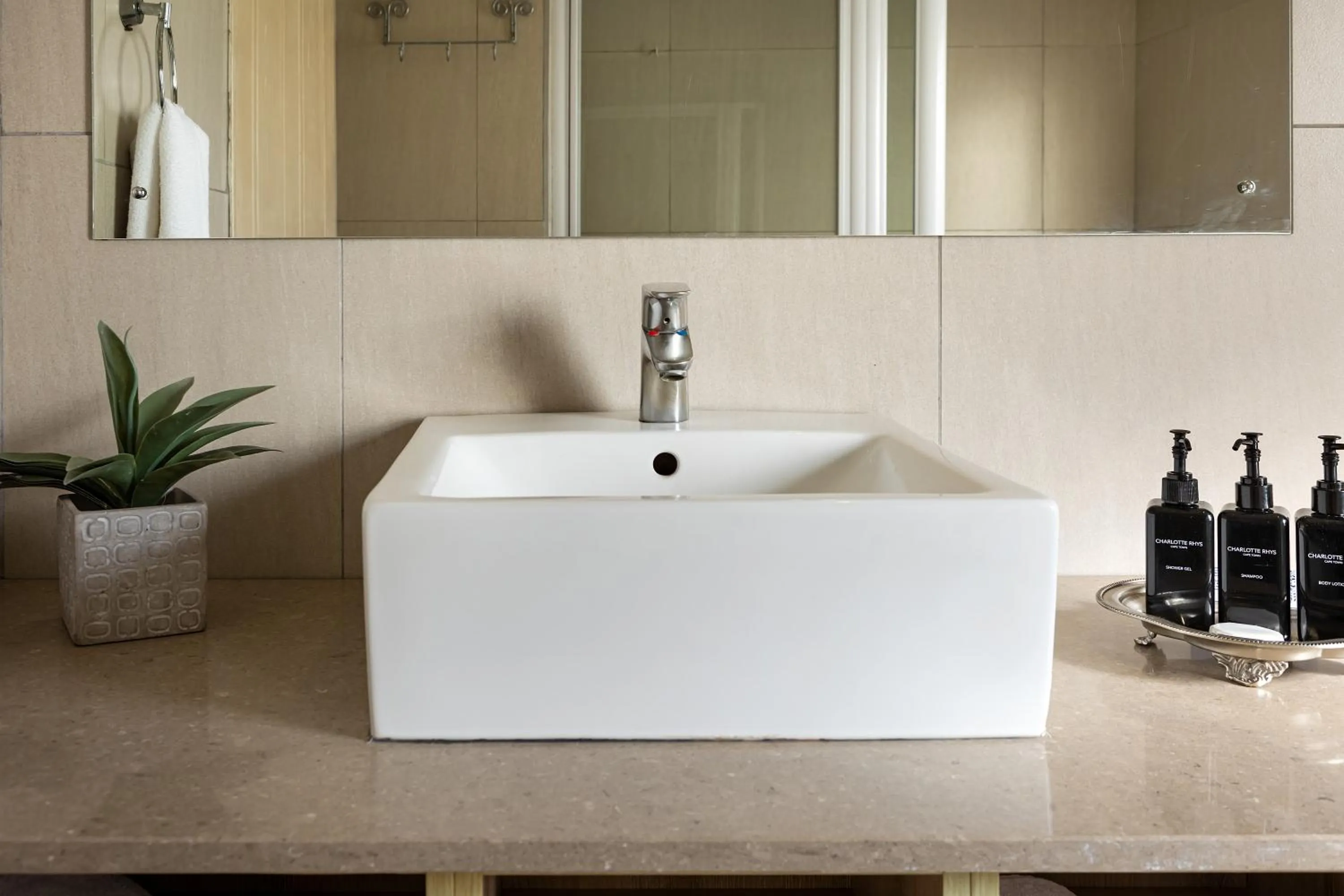 Kathu Gamagara Lodge