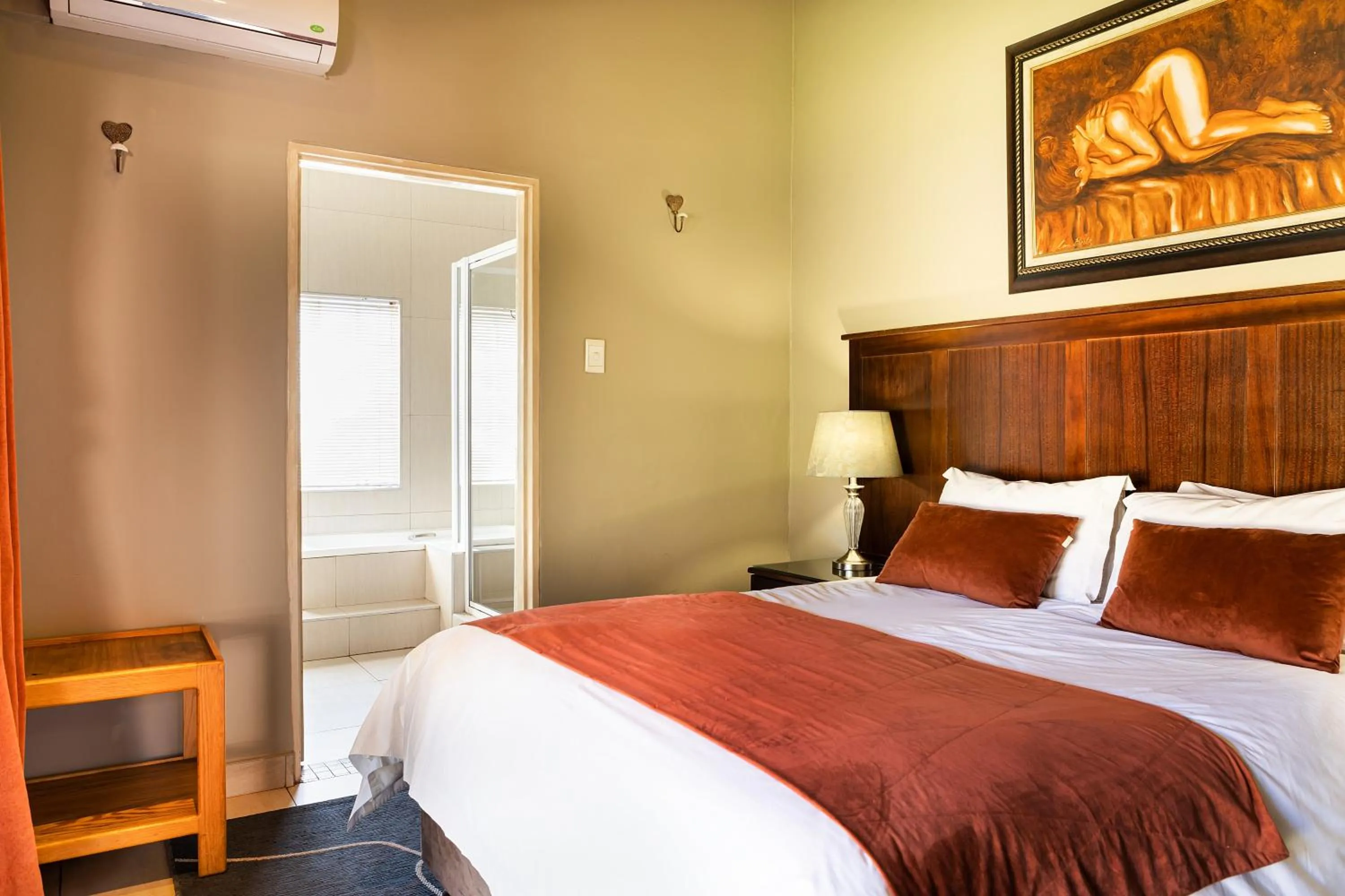 Bed in Kathu Gamagara Lodge