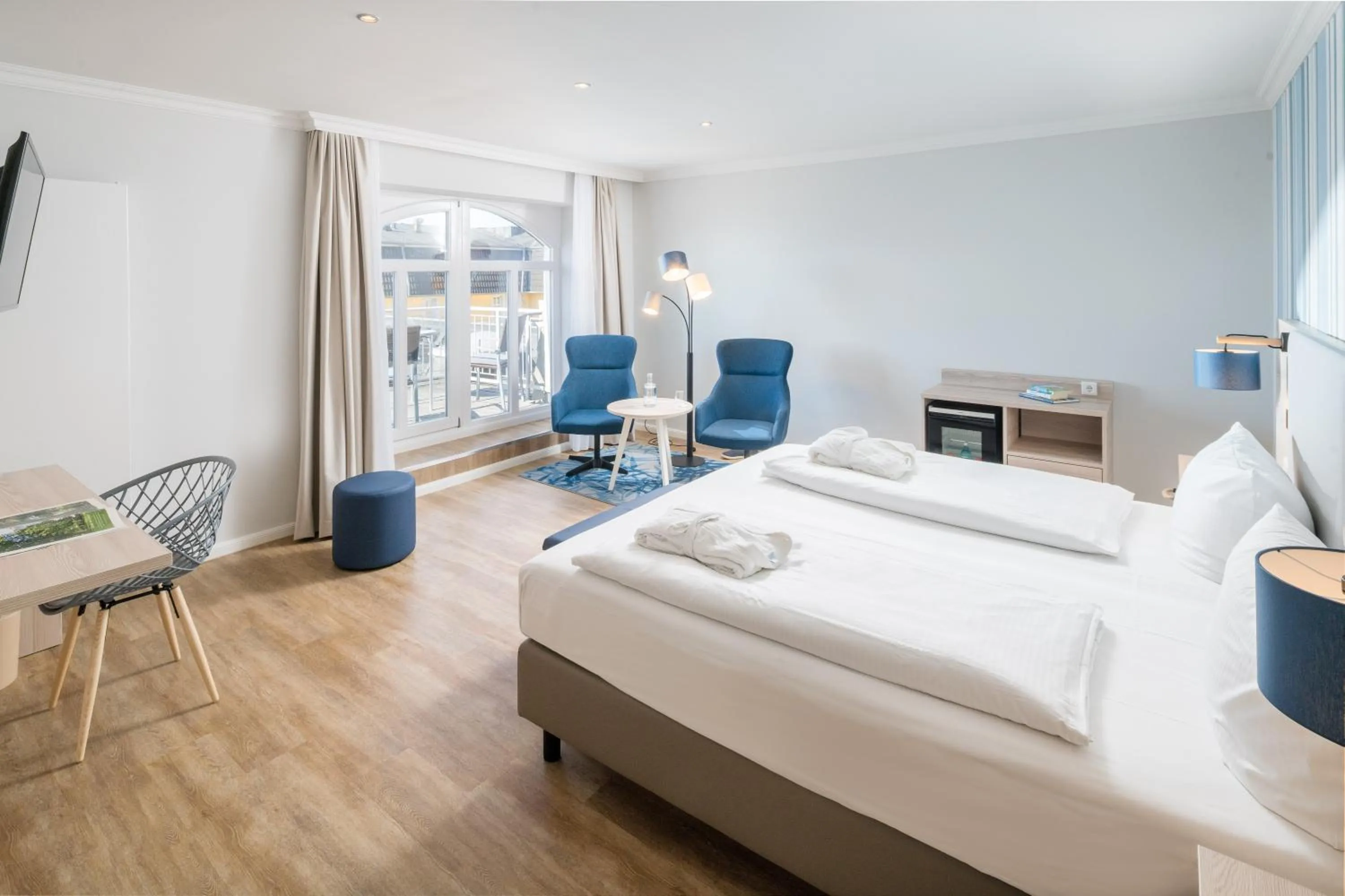 Photo of the whole room, Bed in Strandhotel Gerken