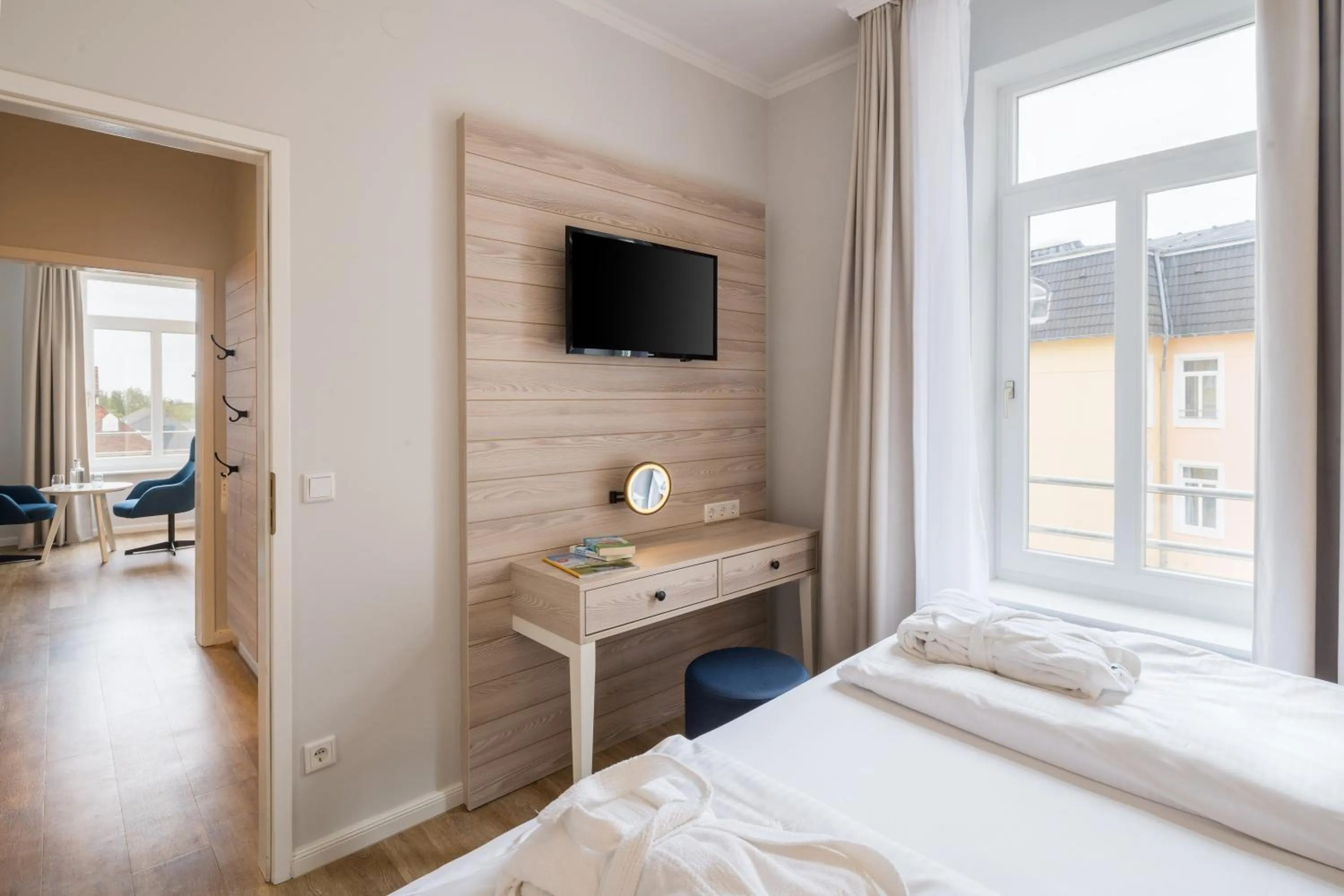 Photo of the whole room, Bed in Strandhotel Gerken