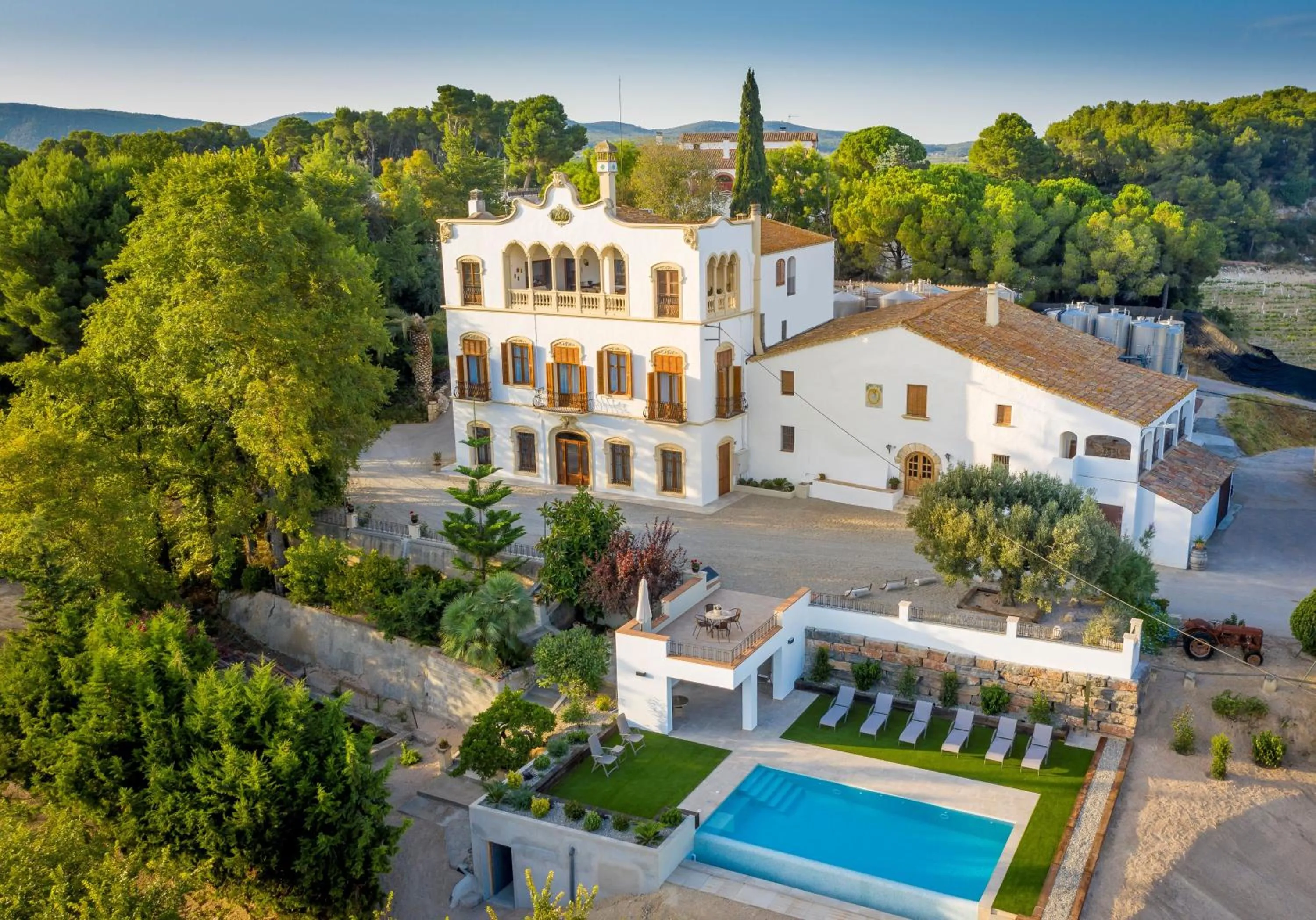 Facade/entrance in Bolet Casa Modernista