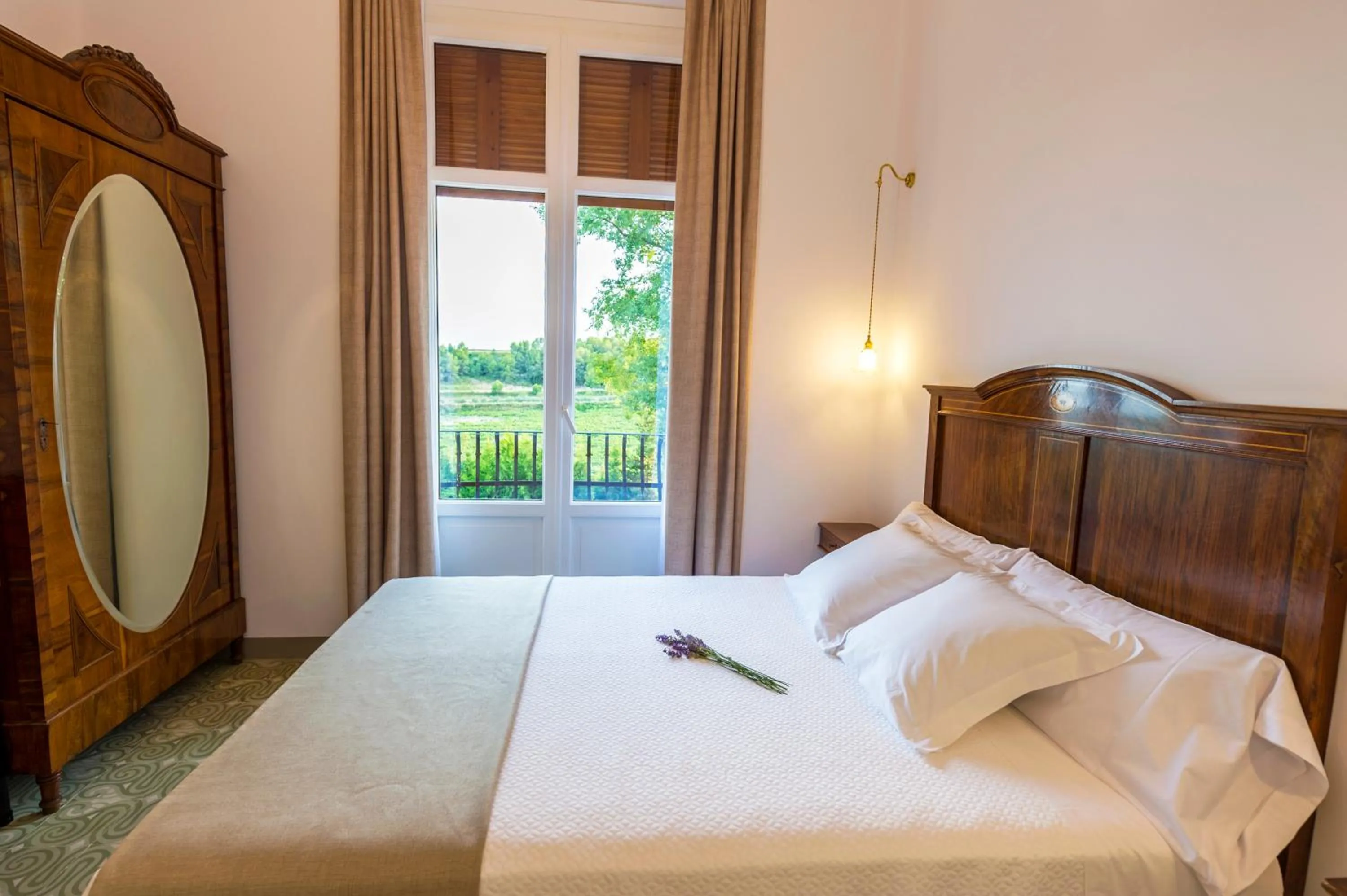 Balcony/Terrace, Bed in Bolet Casa Modernista