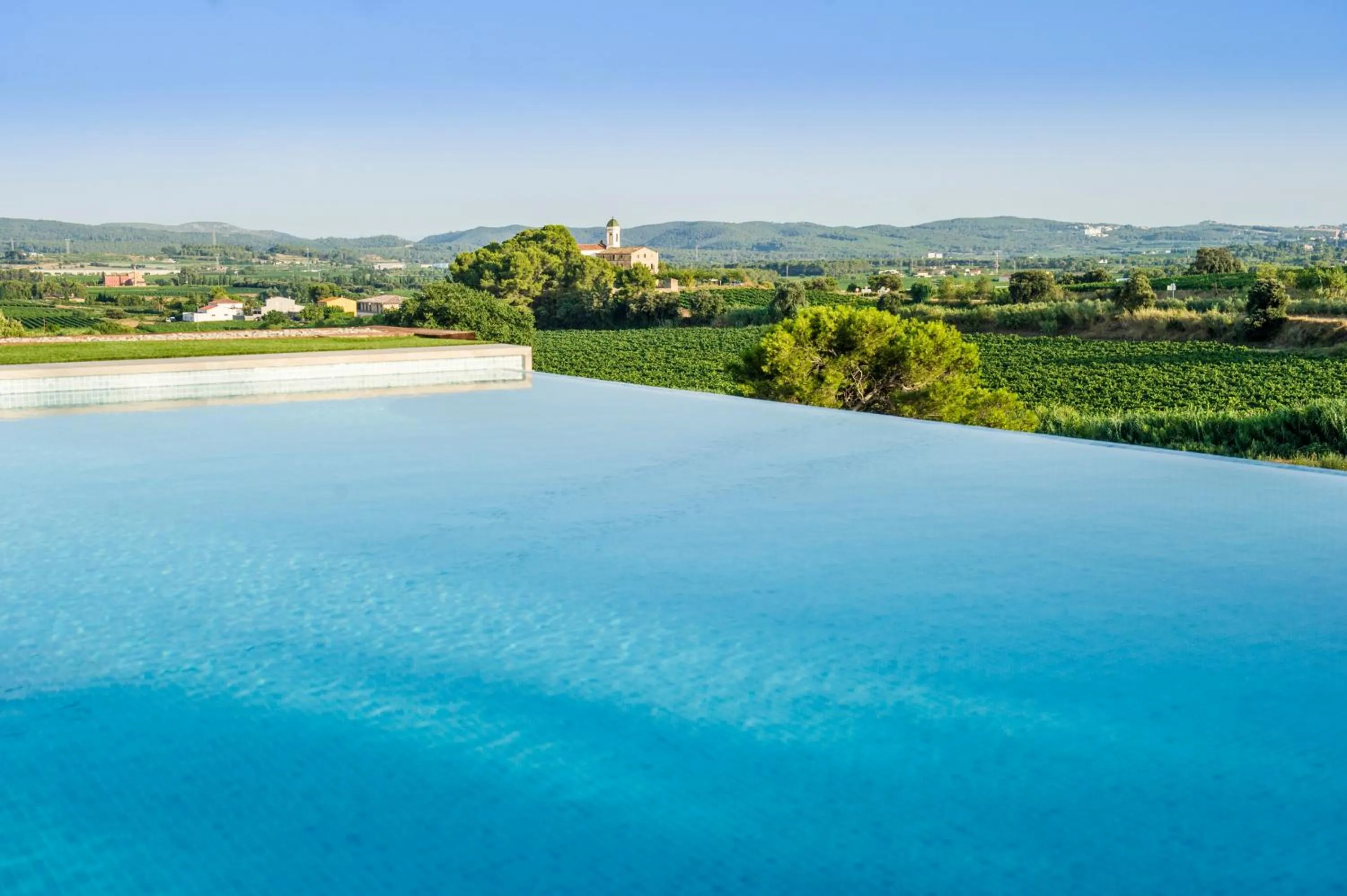 Garden view in Bolet Casa Modernista