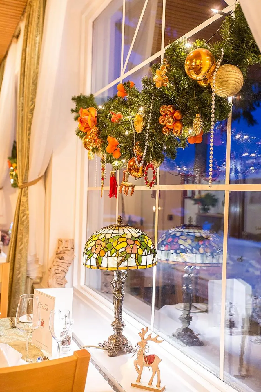 Restaurant/places to eat in Hotel Diana