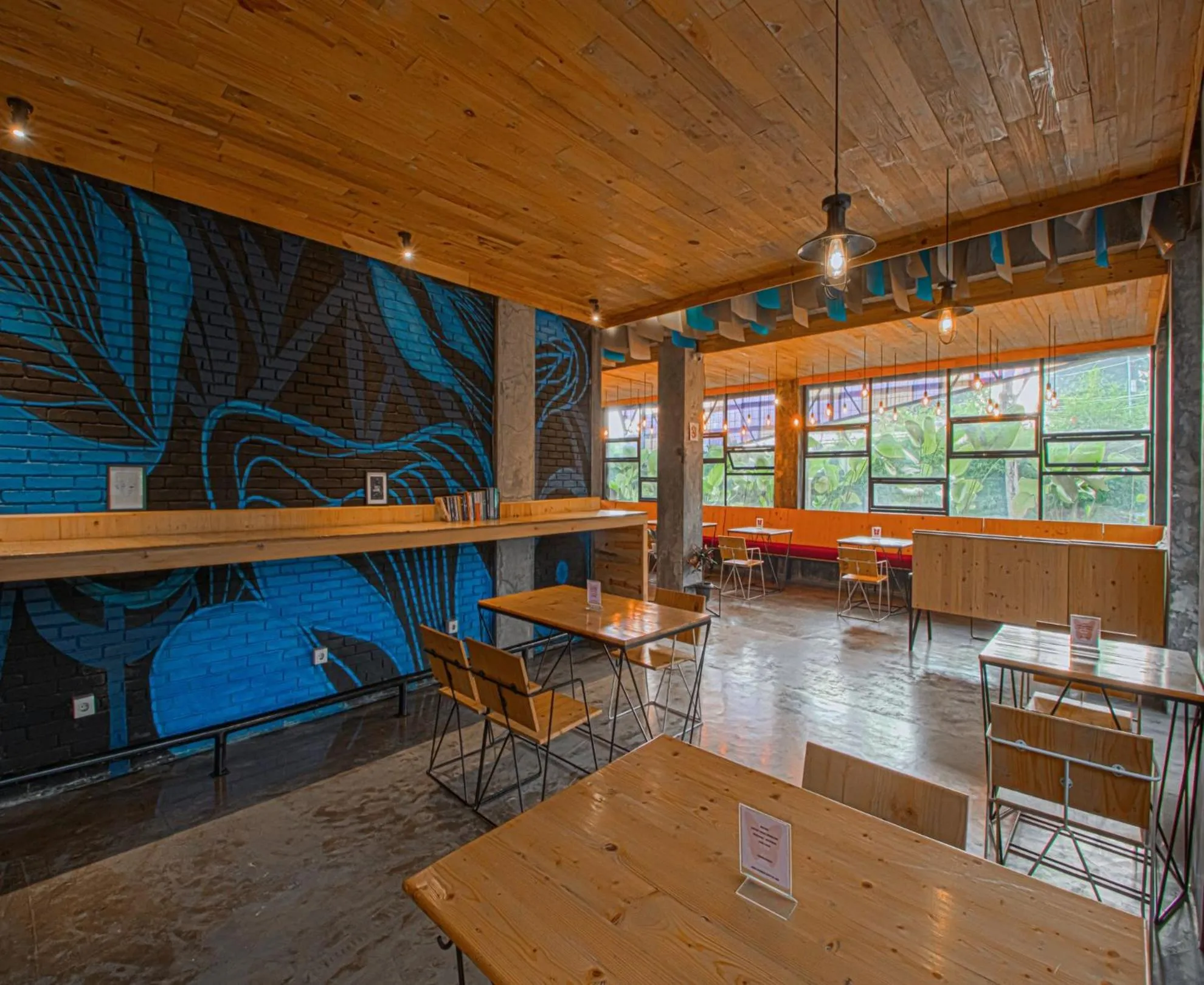 Restaurant/places to eat in D'Journey Hotel