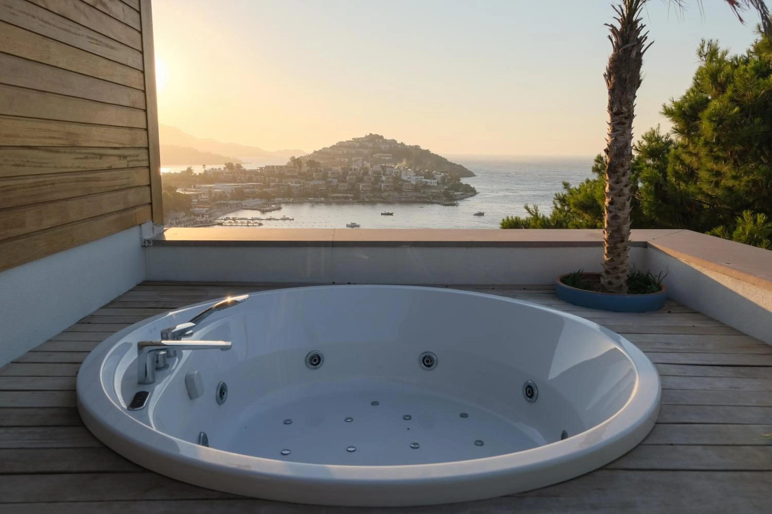 Hot Tub in Life Butiq Otel