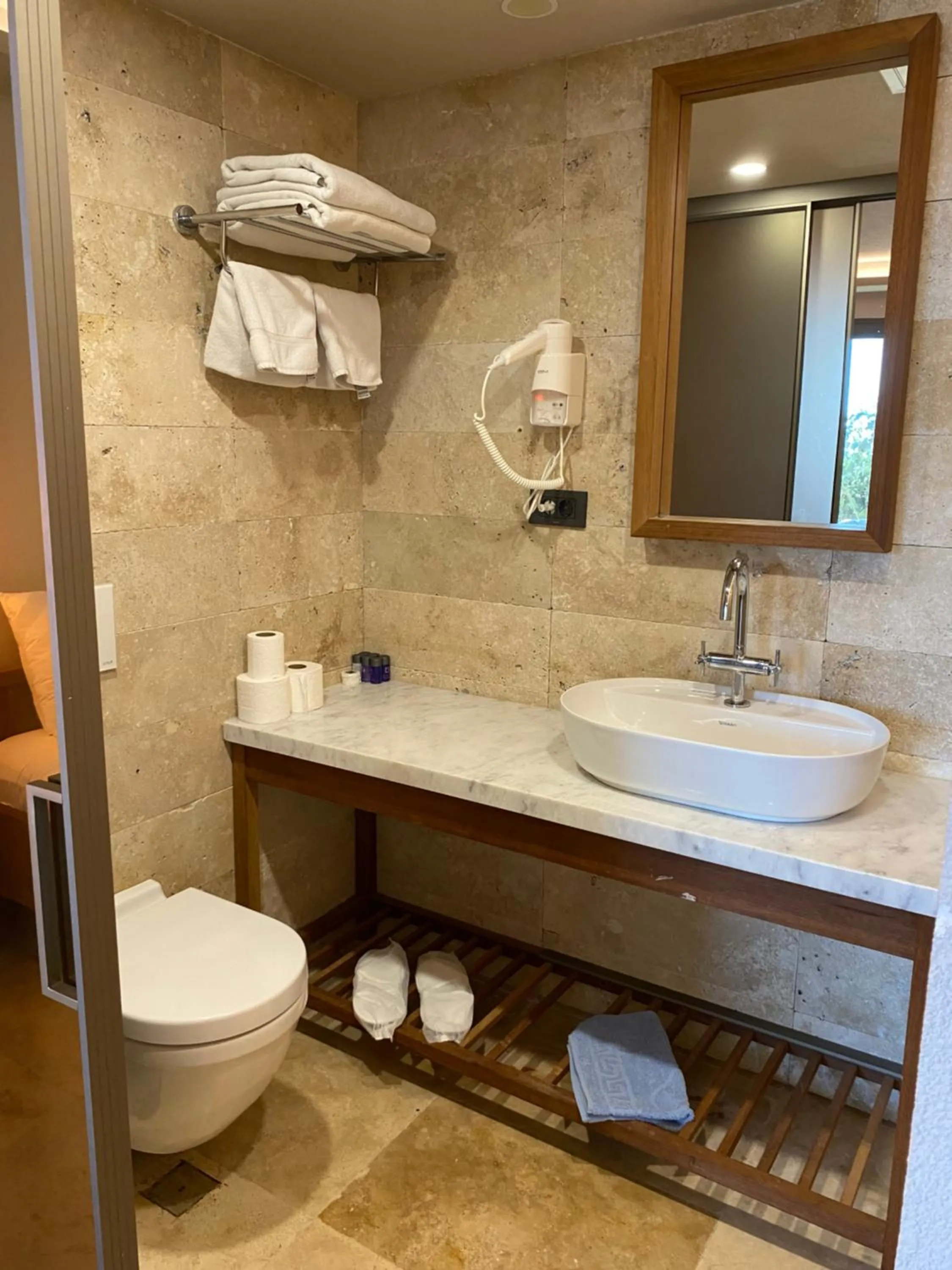 Shower in Life Butiq Otel