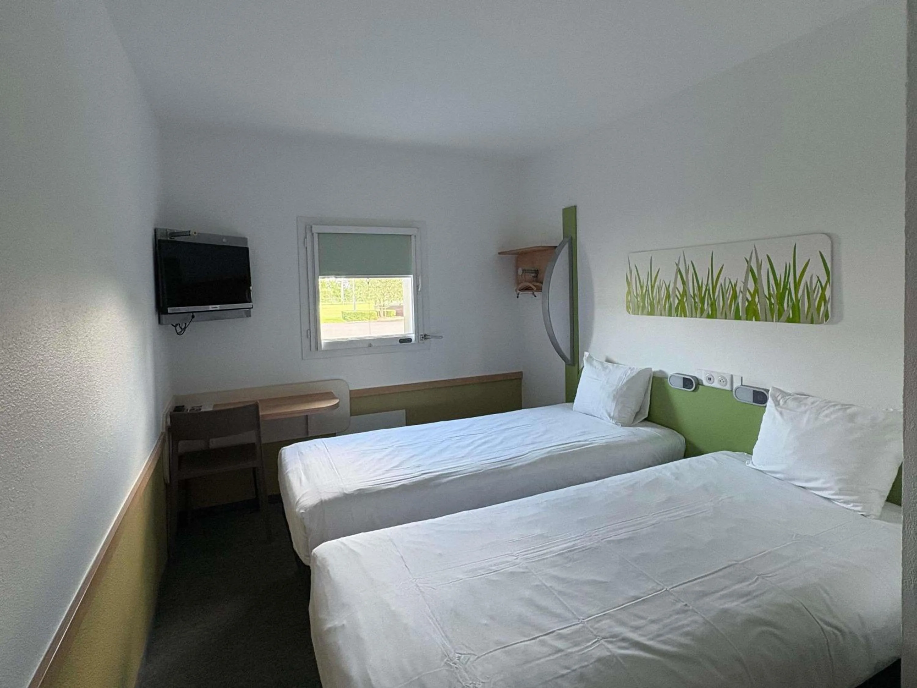 Bedroom, Bed in Ibis Budget Ancenis