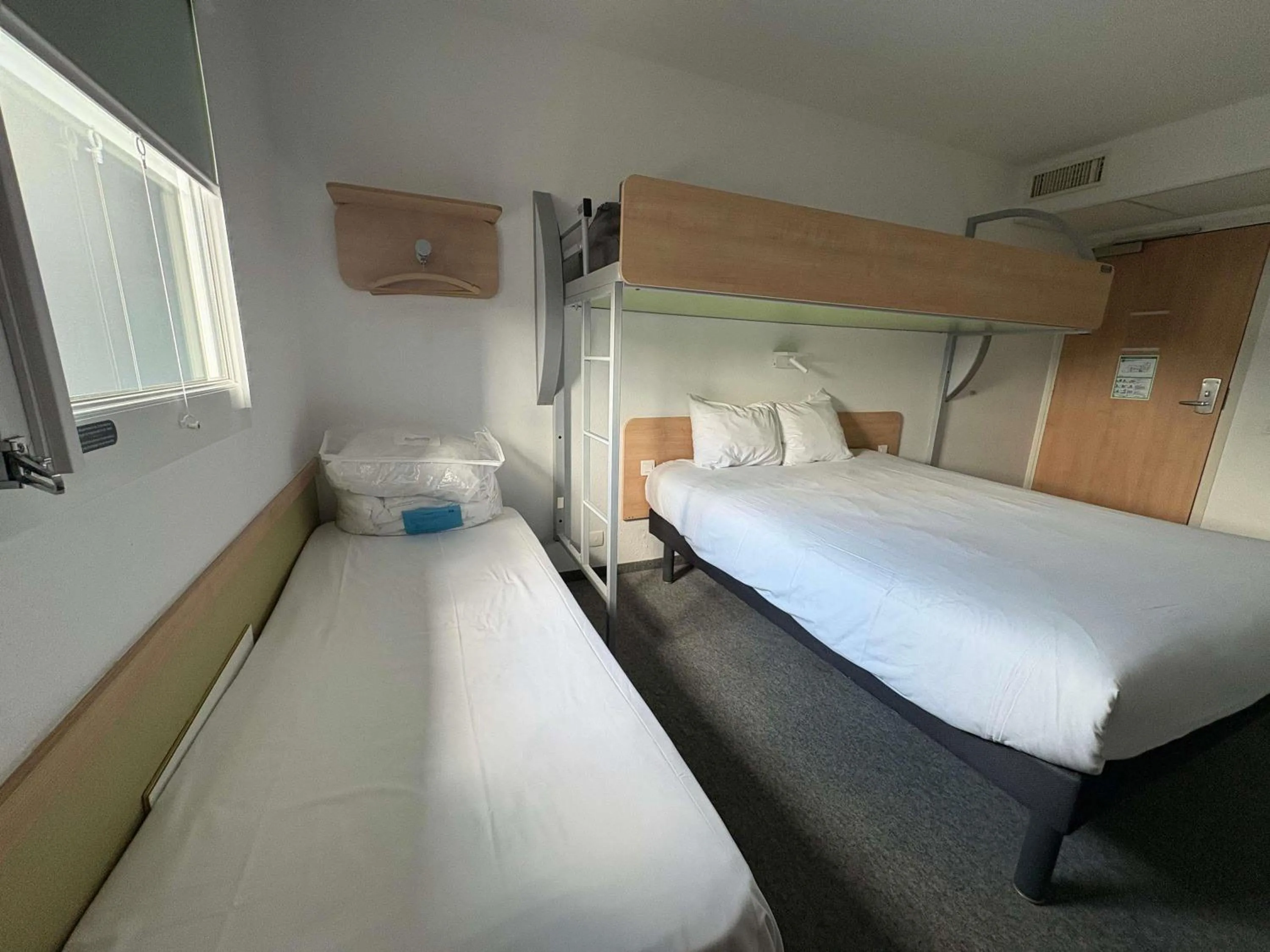 Bedroom, Bed in Ibis Budget Ancenis
