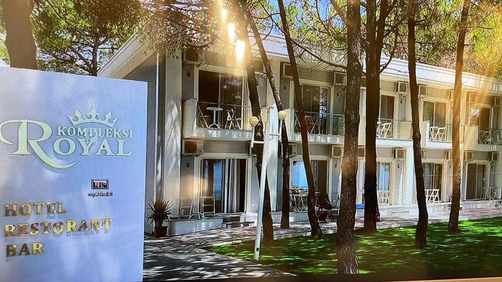 KOMPLEKSI ROYAL