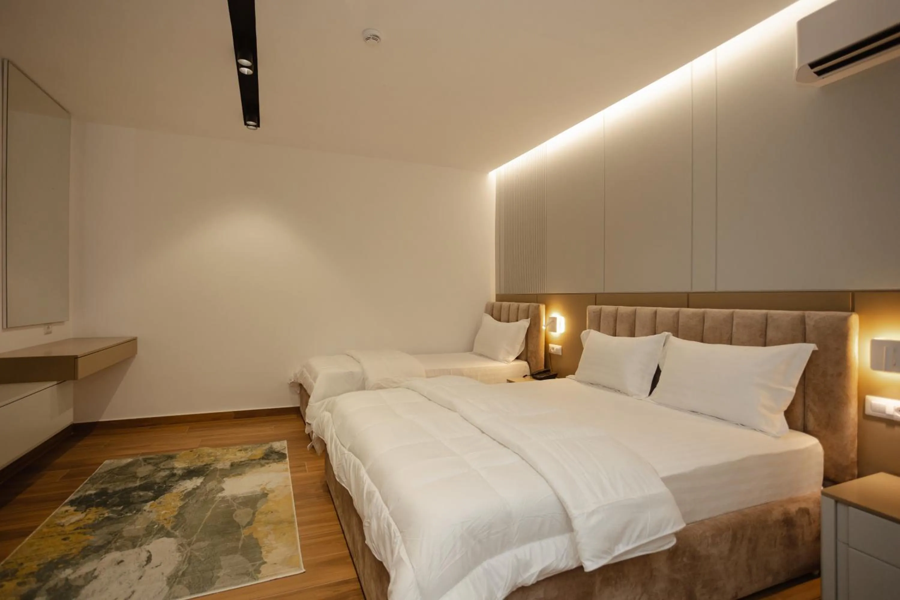 Photo of the whole room, Bed in KOMPLEKSI ROYAL