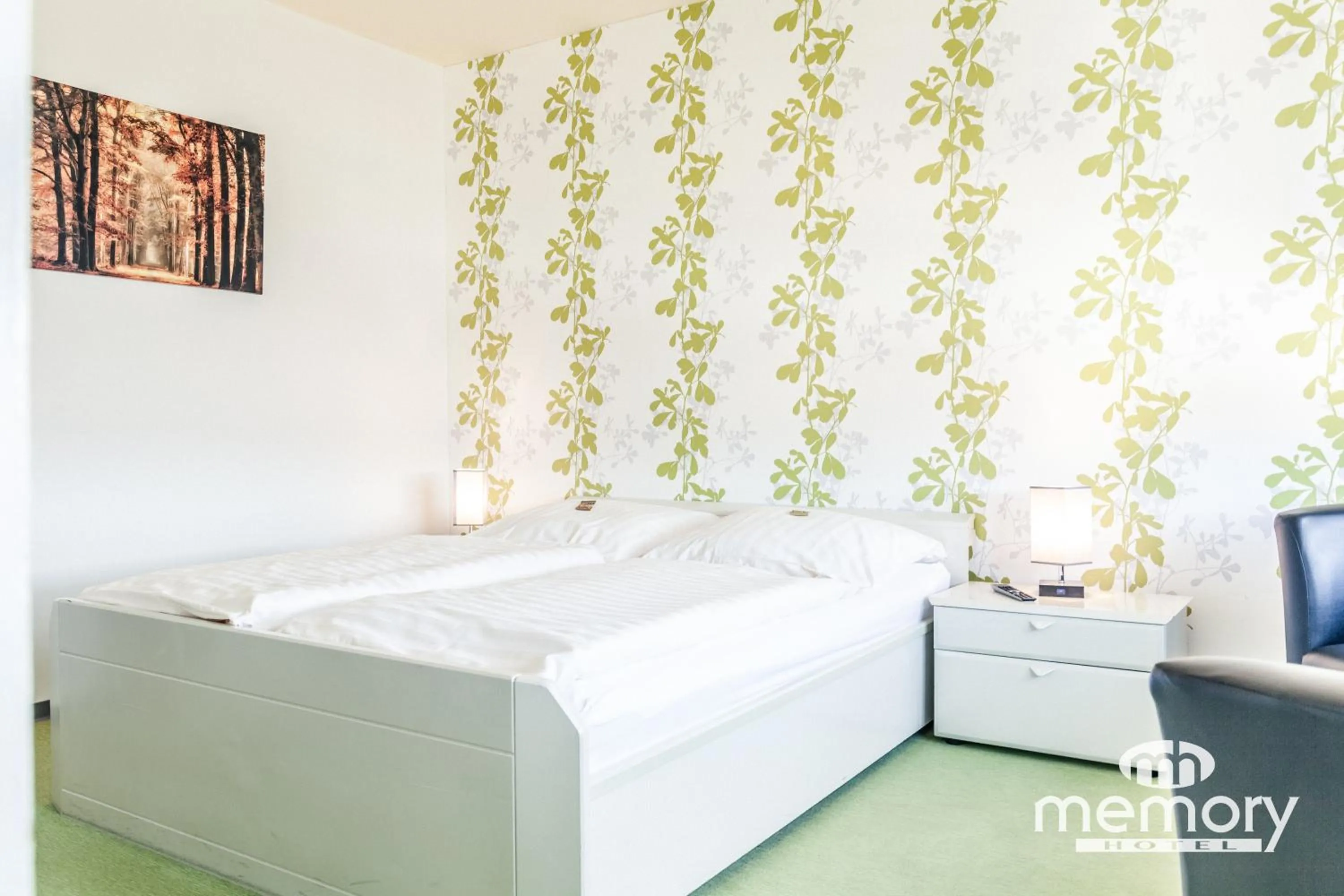 Photo of the whole room, Bed in Memory Hotel