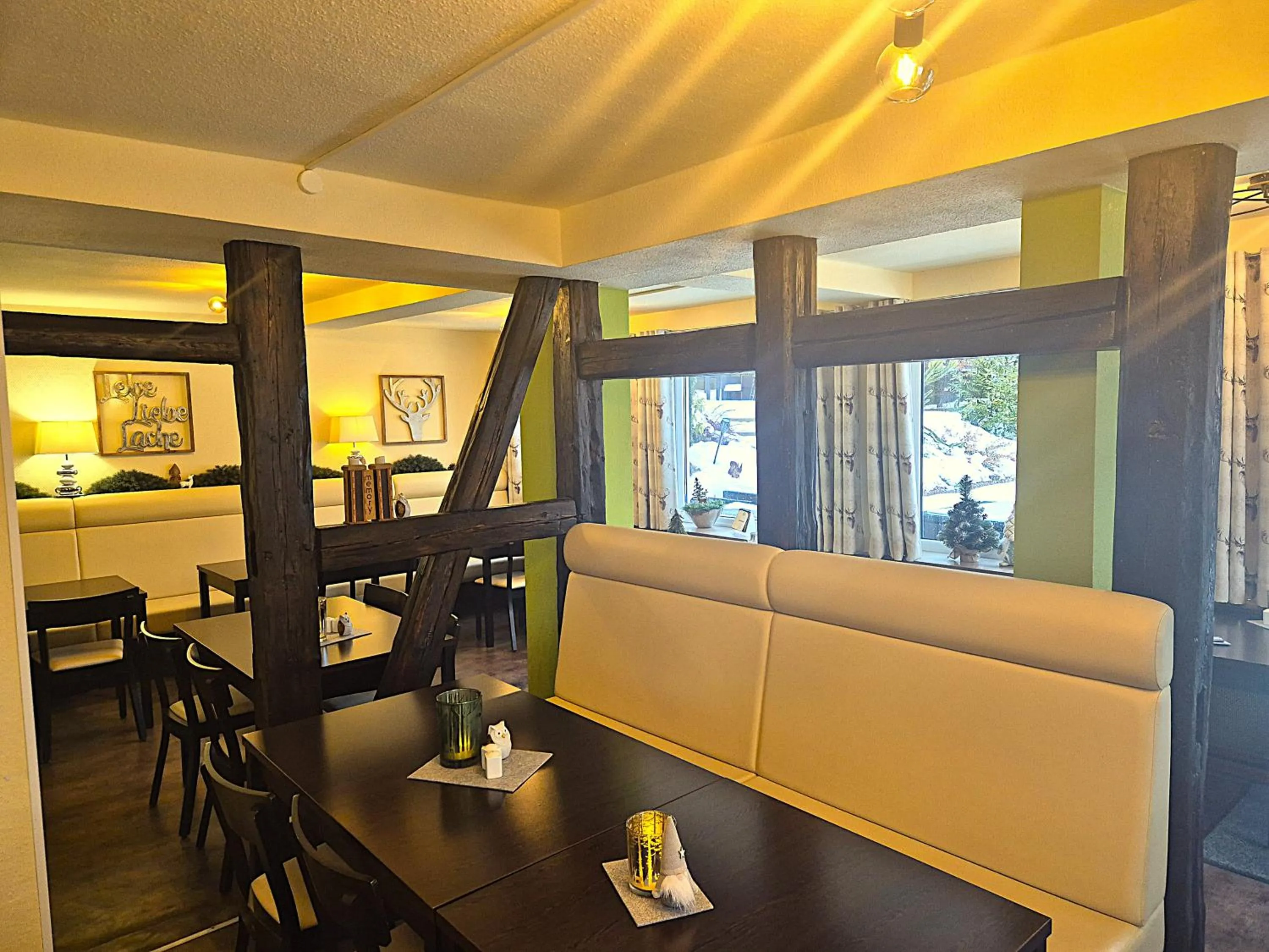 Restaurant/places to eat in Memory Hotel