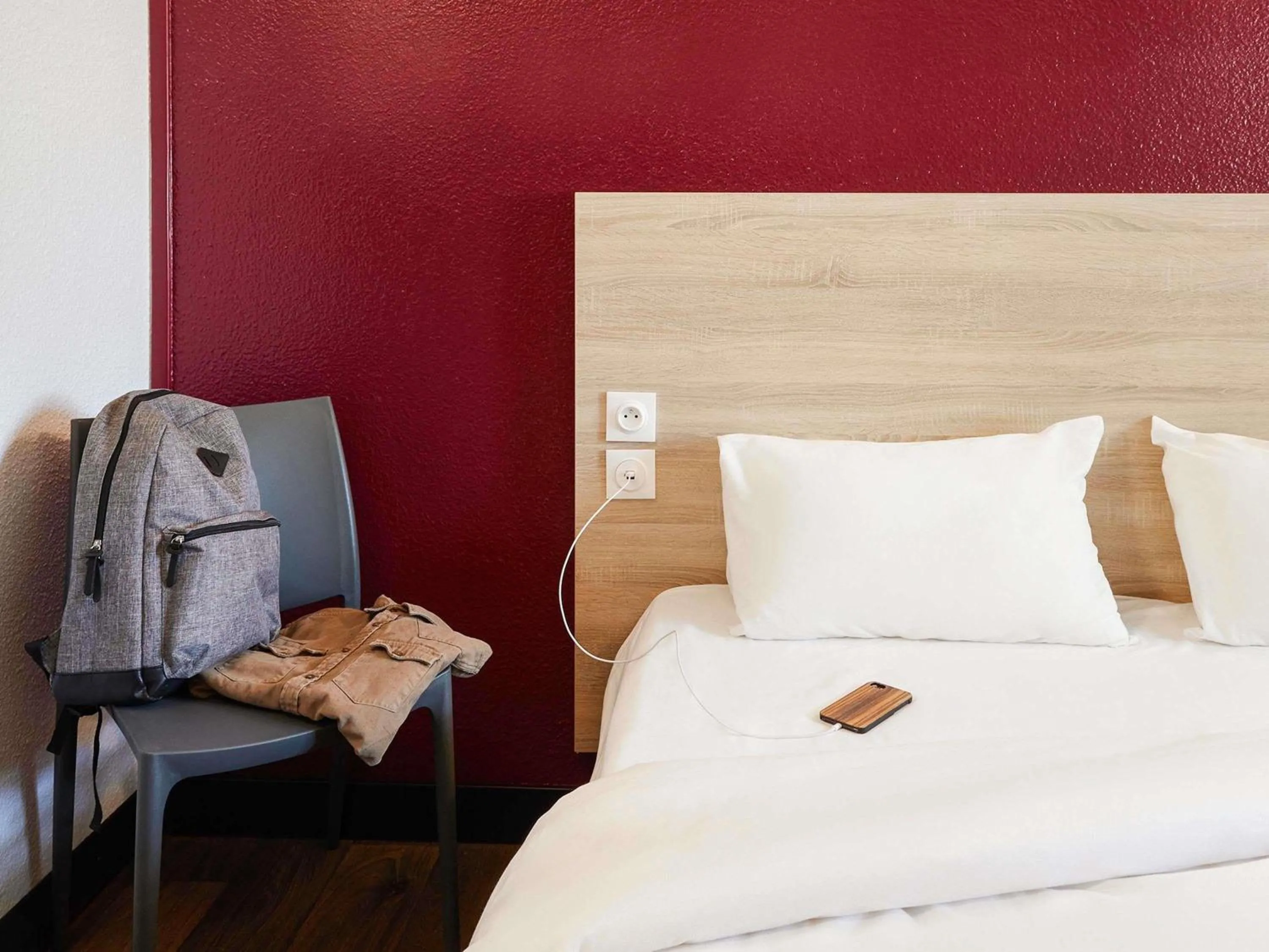 Bedroom, Bed in hotelF1 La Rochelle Angoulins "Rénové"