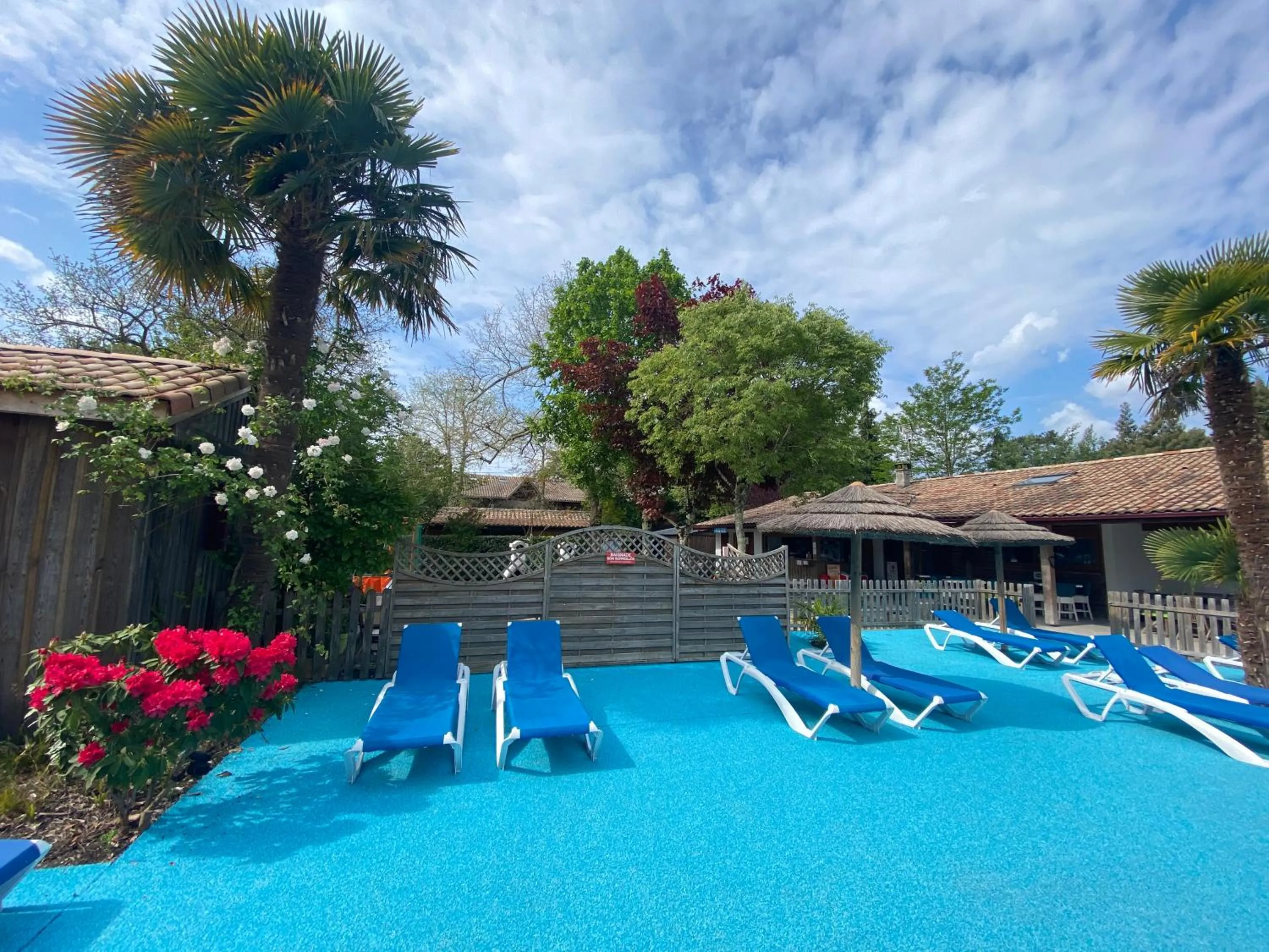 Swimming pool in La Cabane d'Arès - chambre double PREMIUM