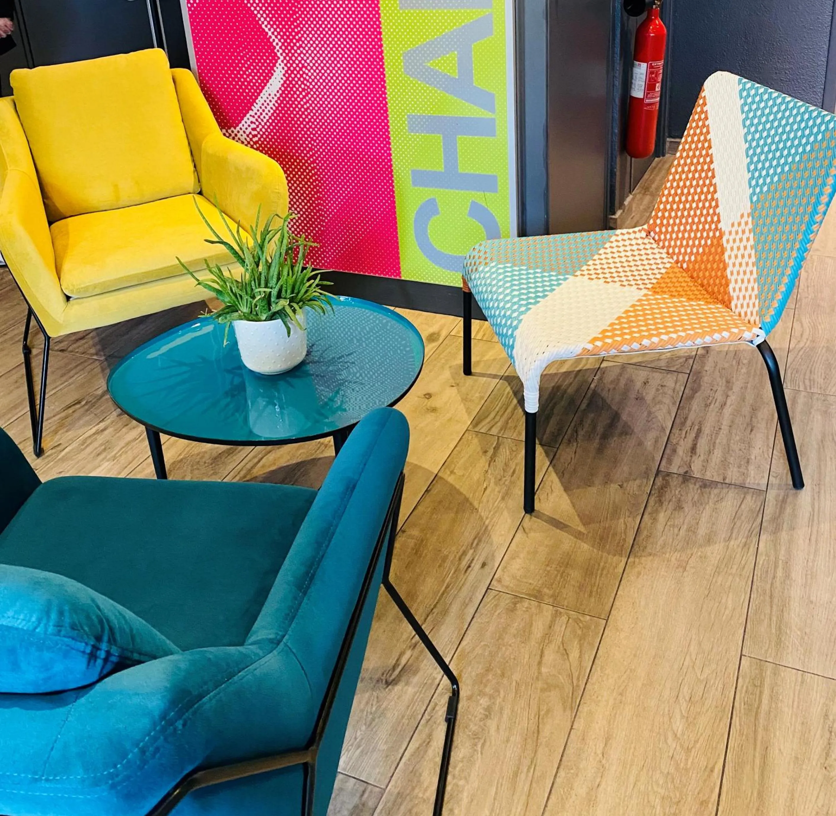 Seating area in ibis Budget Colmar Centre Gare