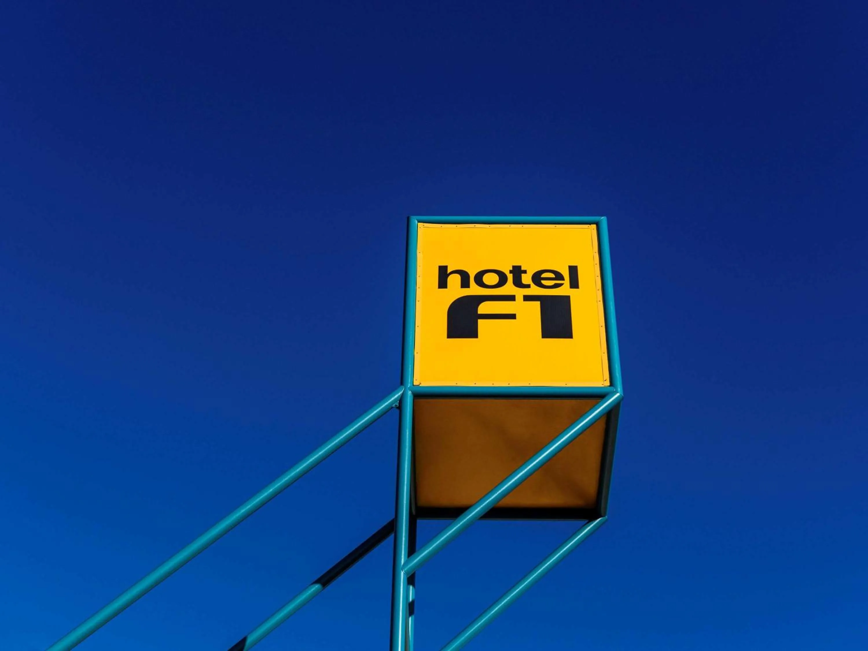 Property building in hotelF1 Laval