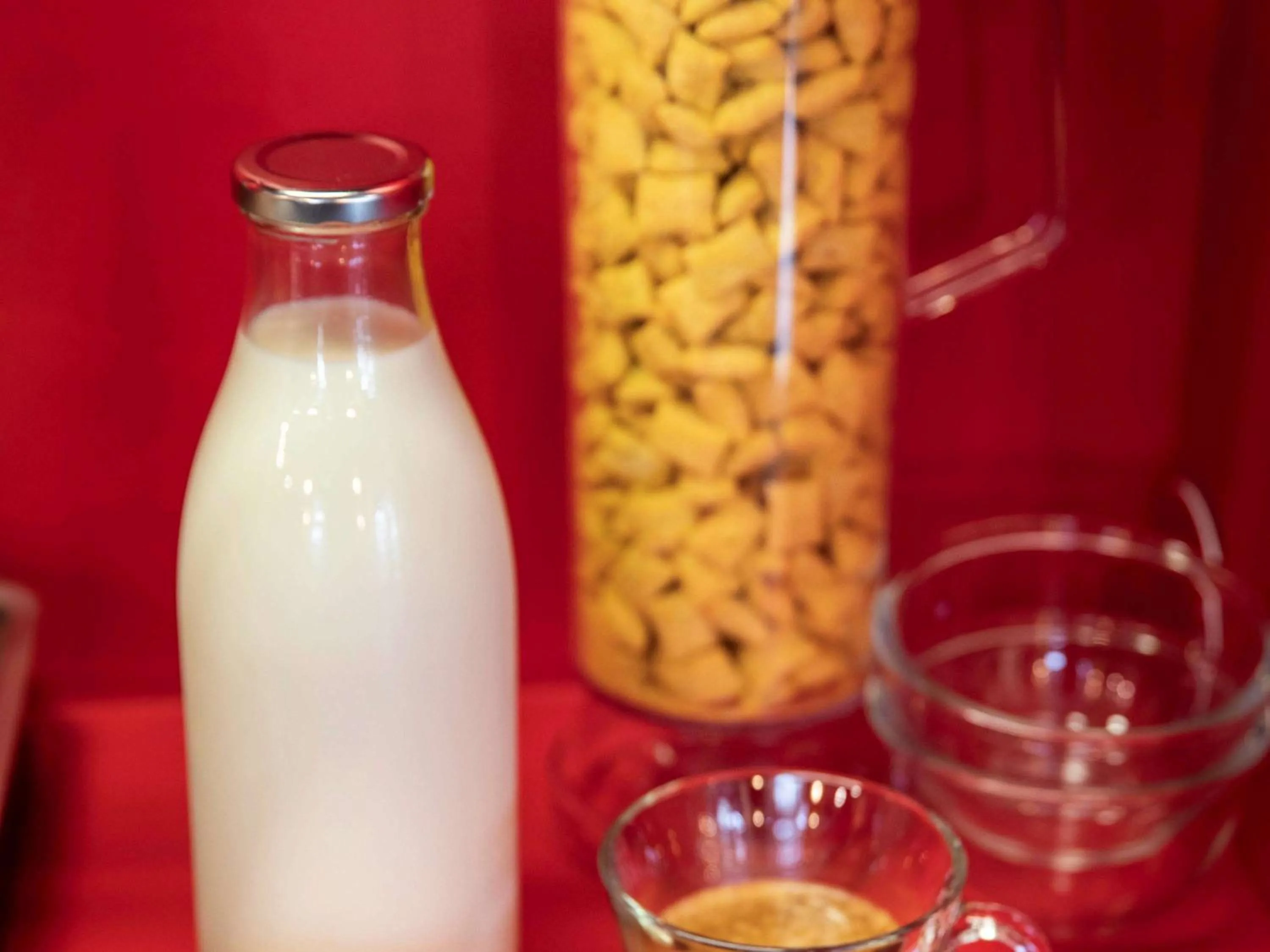 Restaurant/places to eat in hotelF1 Laval