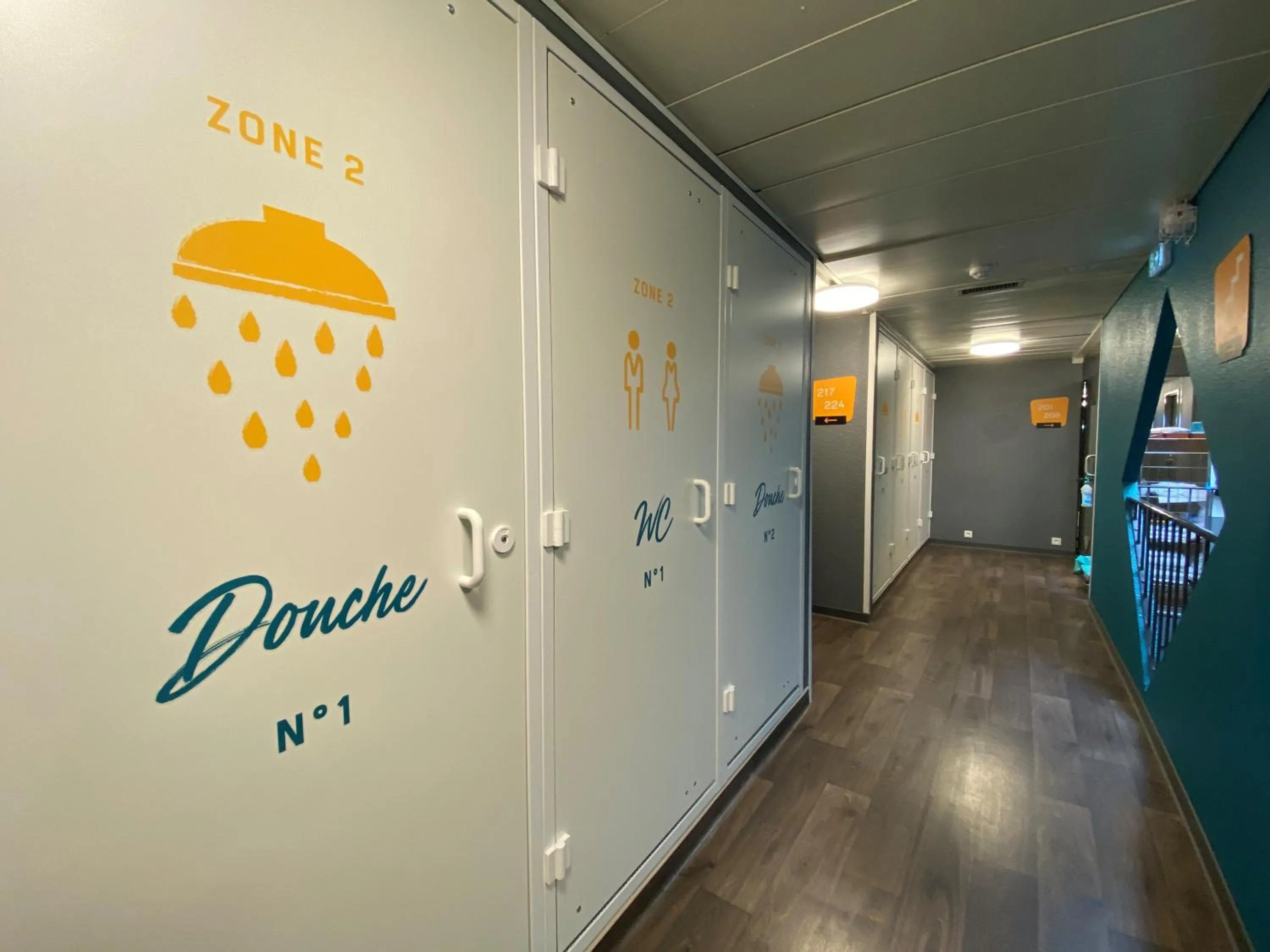 Property building in hotelF1 Laval