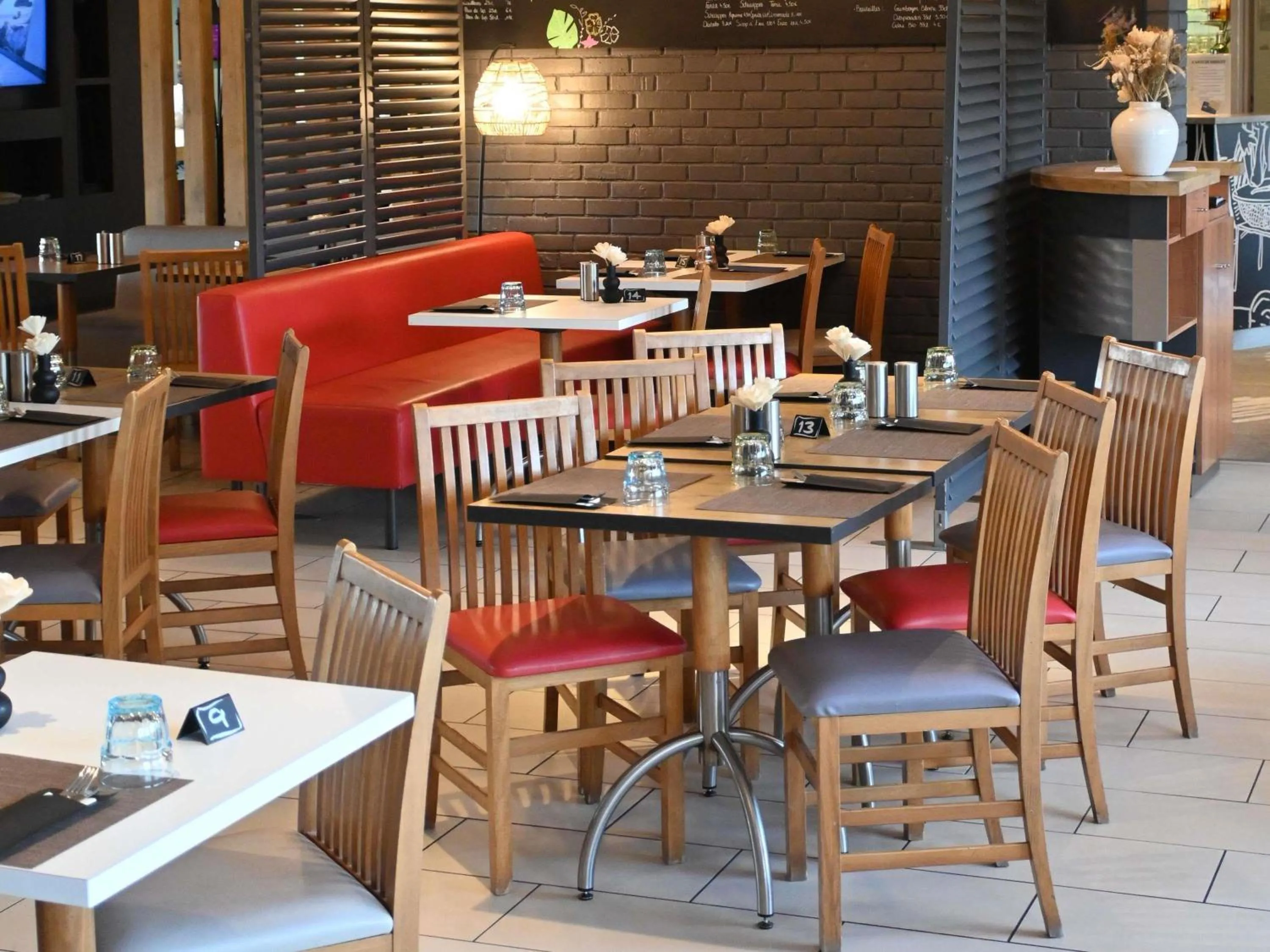 Restaurant/places to eat in ibis Laval Le Relais D'Armor