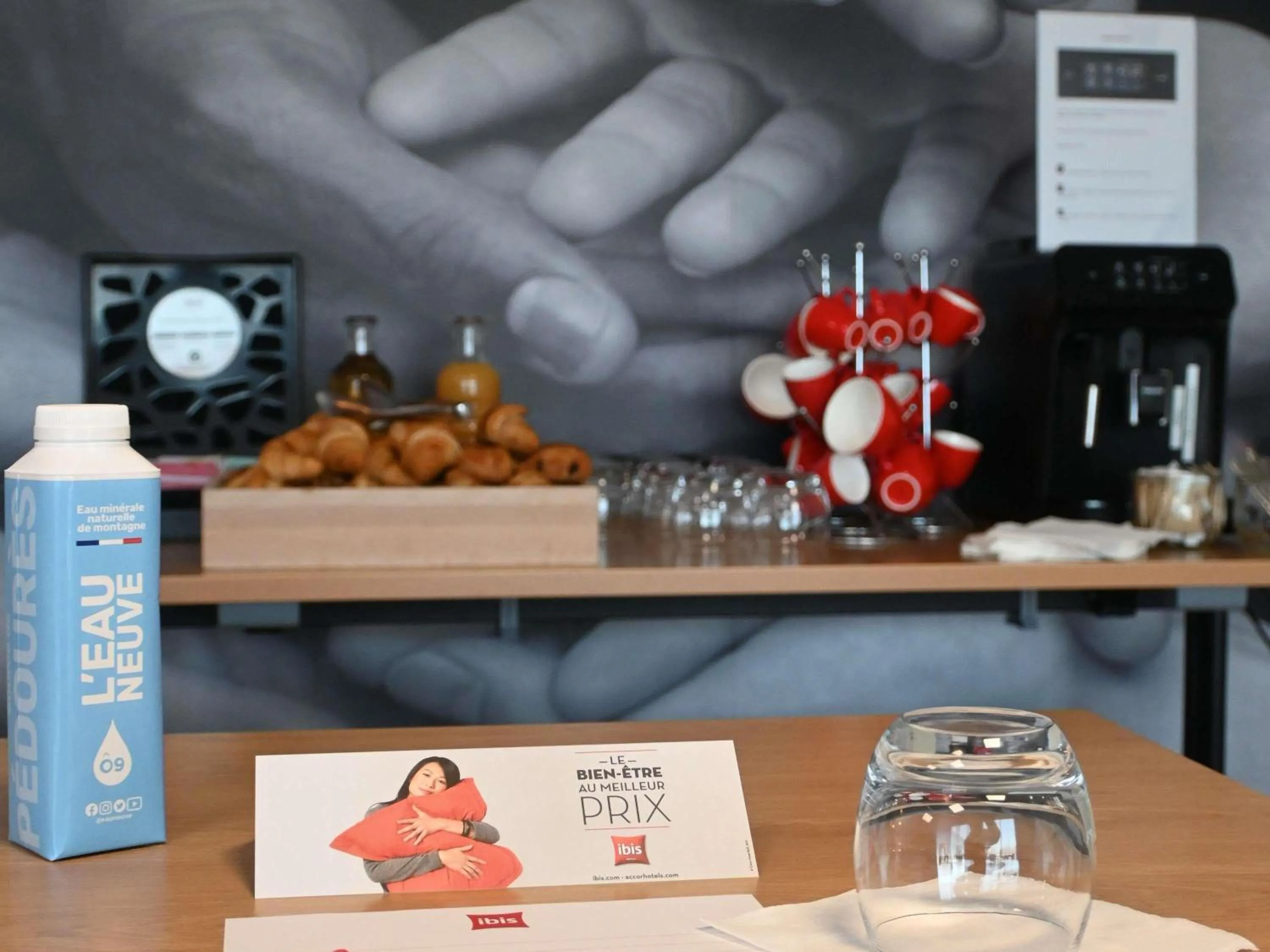 Meeting/conference room in ibis Laval Le Relais D'Armor