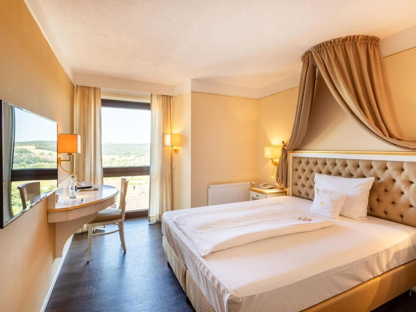 Bed in Burghotel Staufenberg