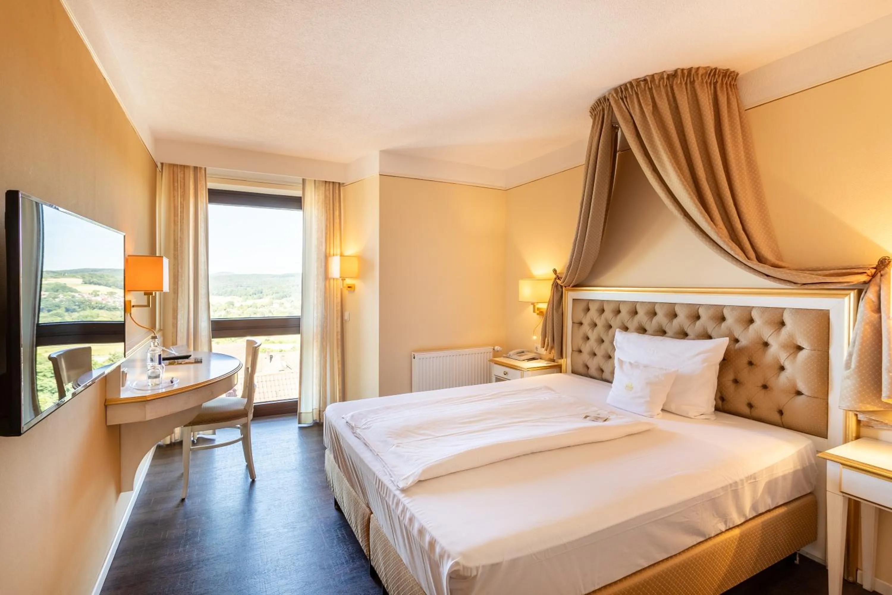 Bed in Burghotel Staufenberg