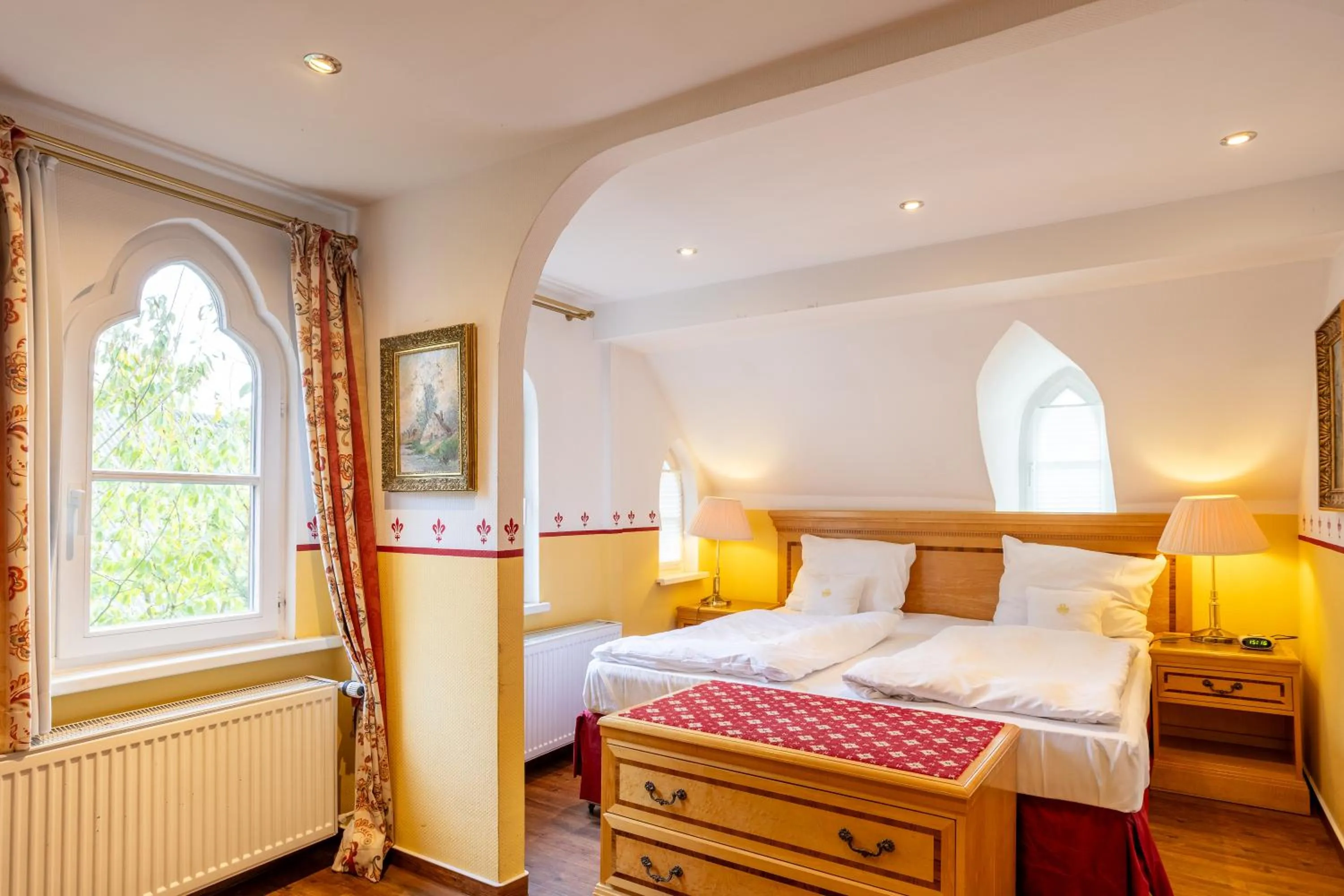 Bed in Burghotel Staufenberg