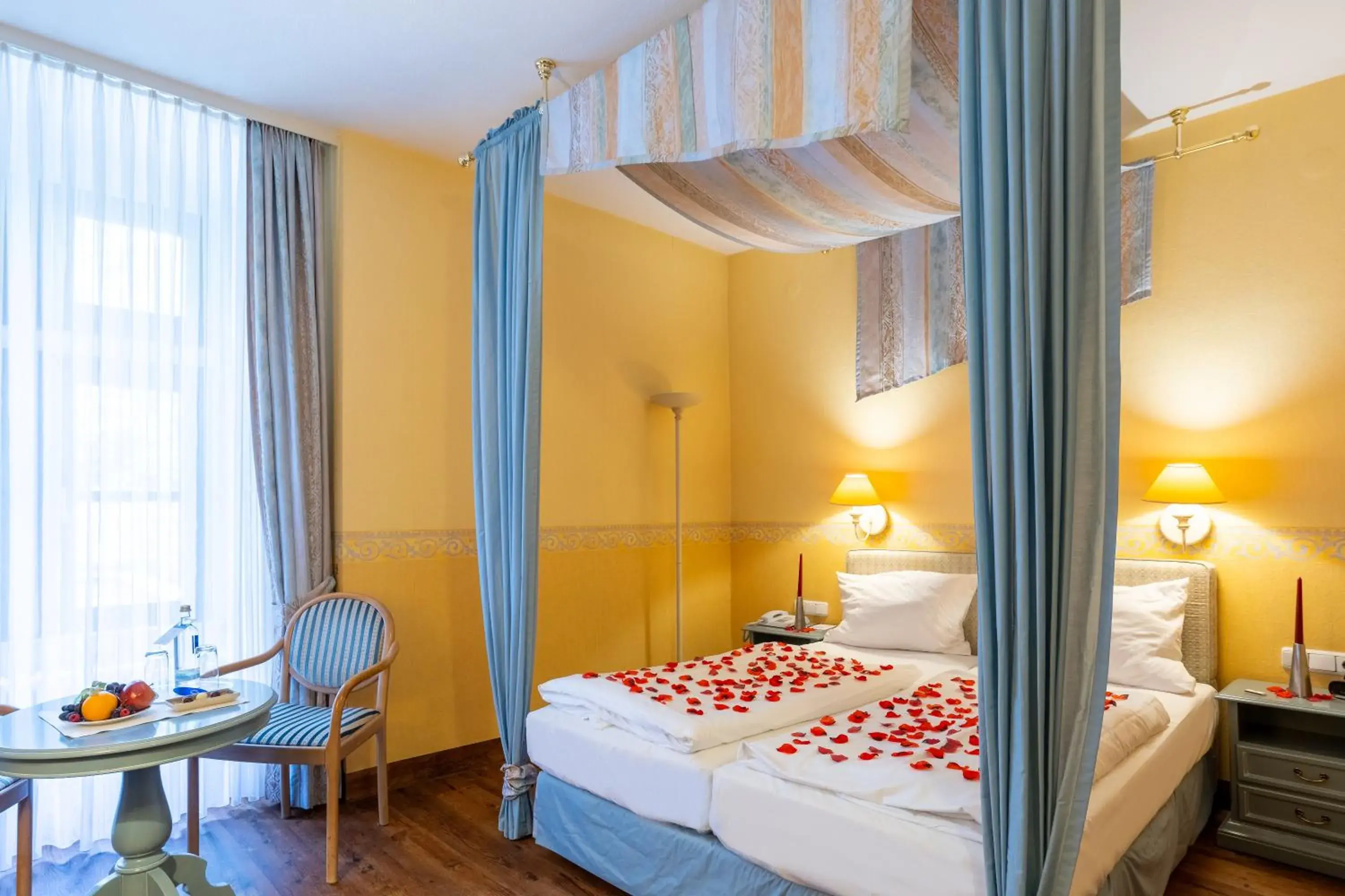 Double Room in Burghotel Staufenberg Double Room in Burghotel Staufenberg