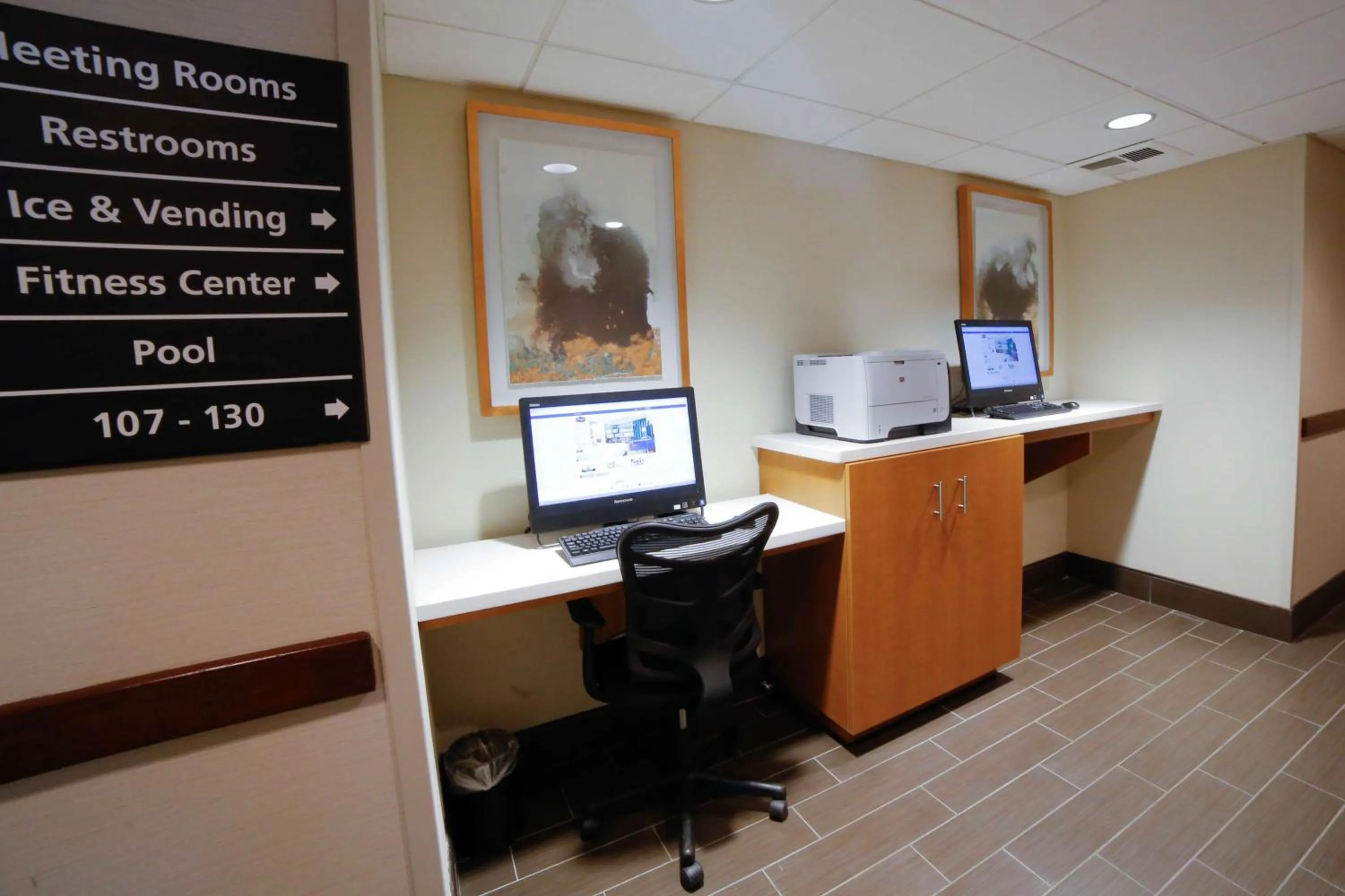 Business facilities in Hampton Inn Franklin, NC
