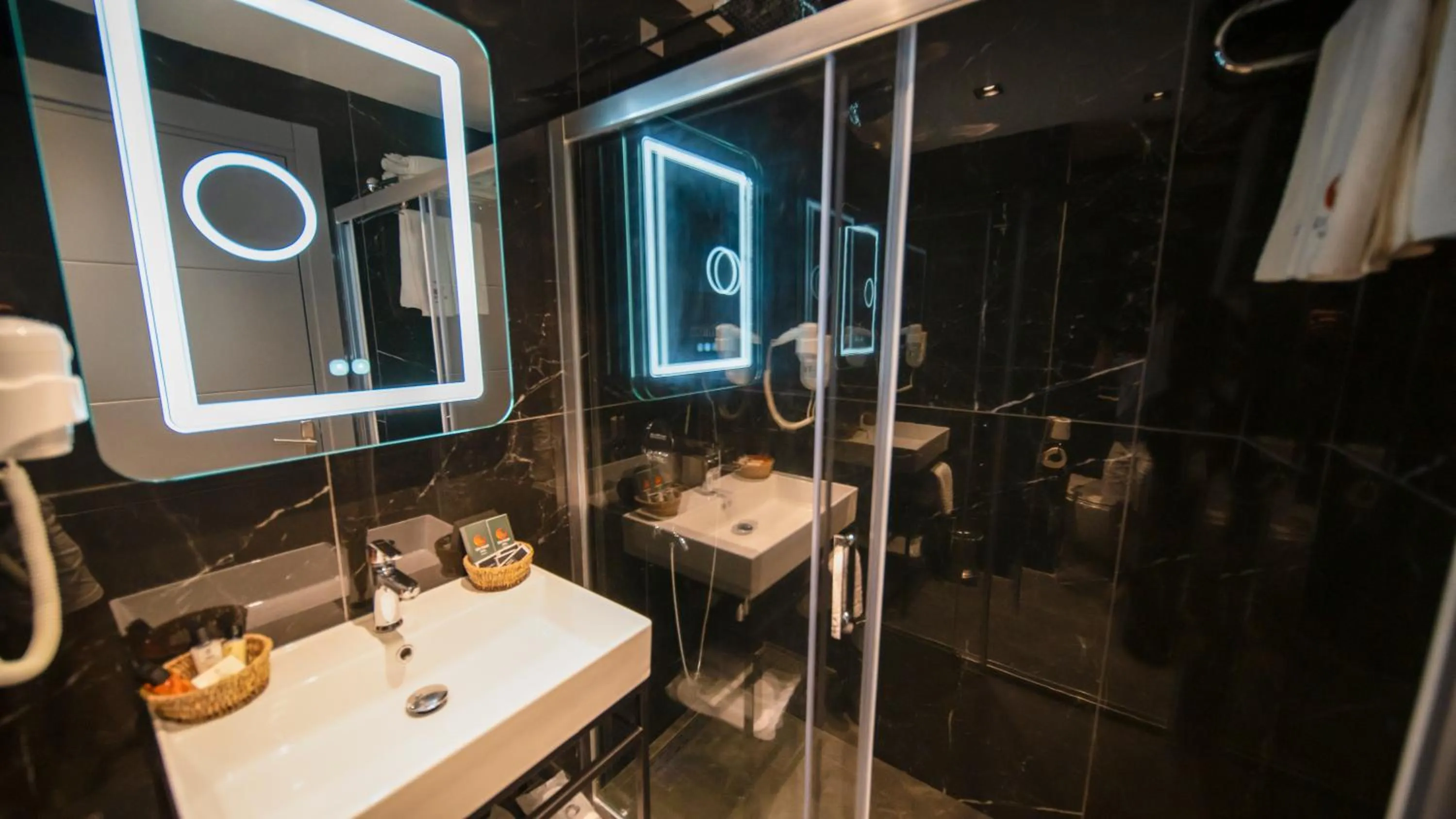 Bathroom in Sea Palm Otel Yalıkavak