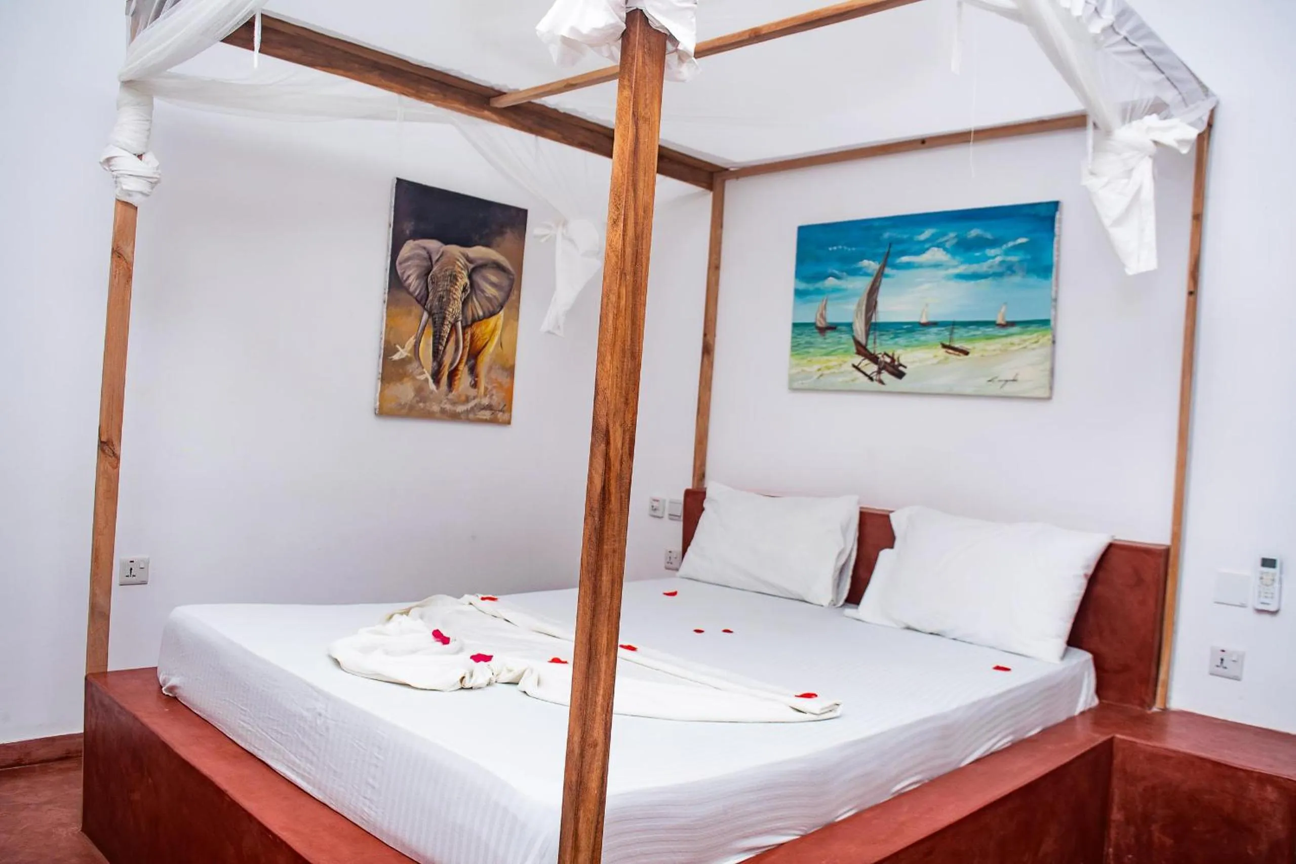 Bedroom, Bed in Shamba Village