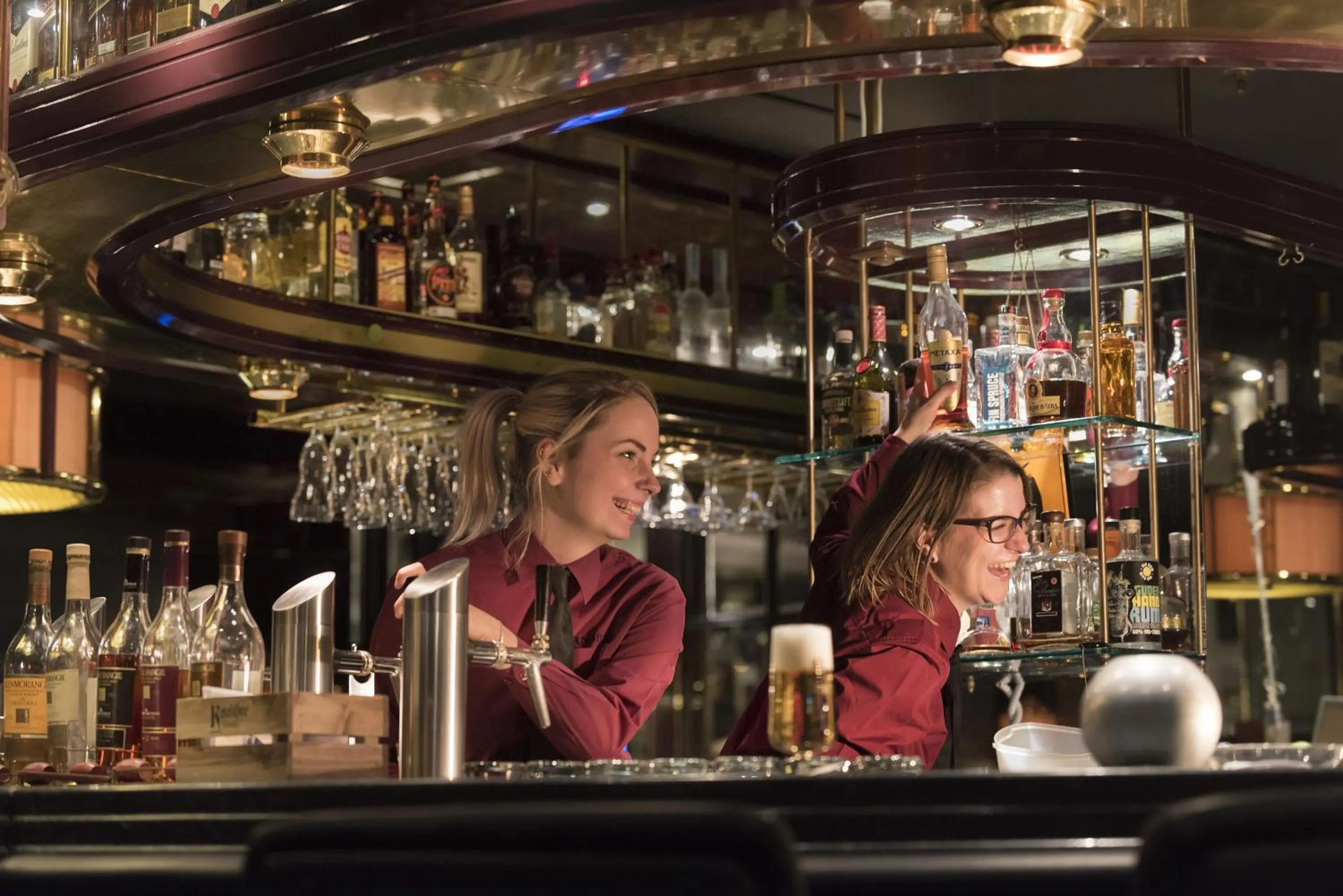 Lounge or bar in Maritim Hotel Bonn