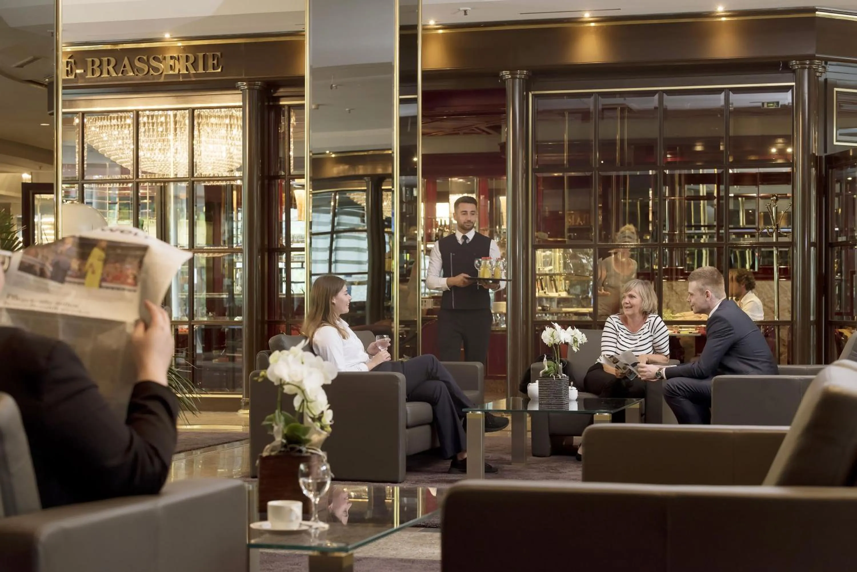Lounge or bar in Maritim Hotel Bonn