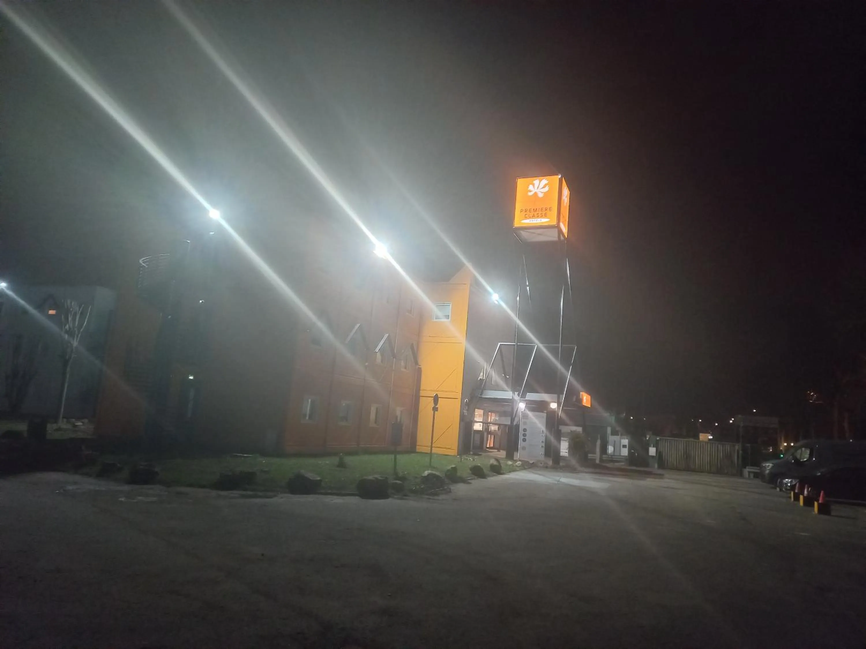 Night in Premiere Classe Evry Sud - Mennecy