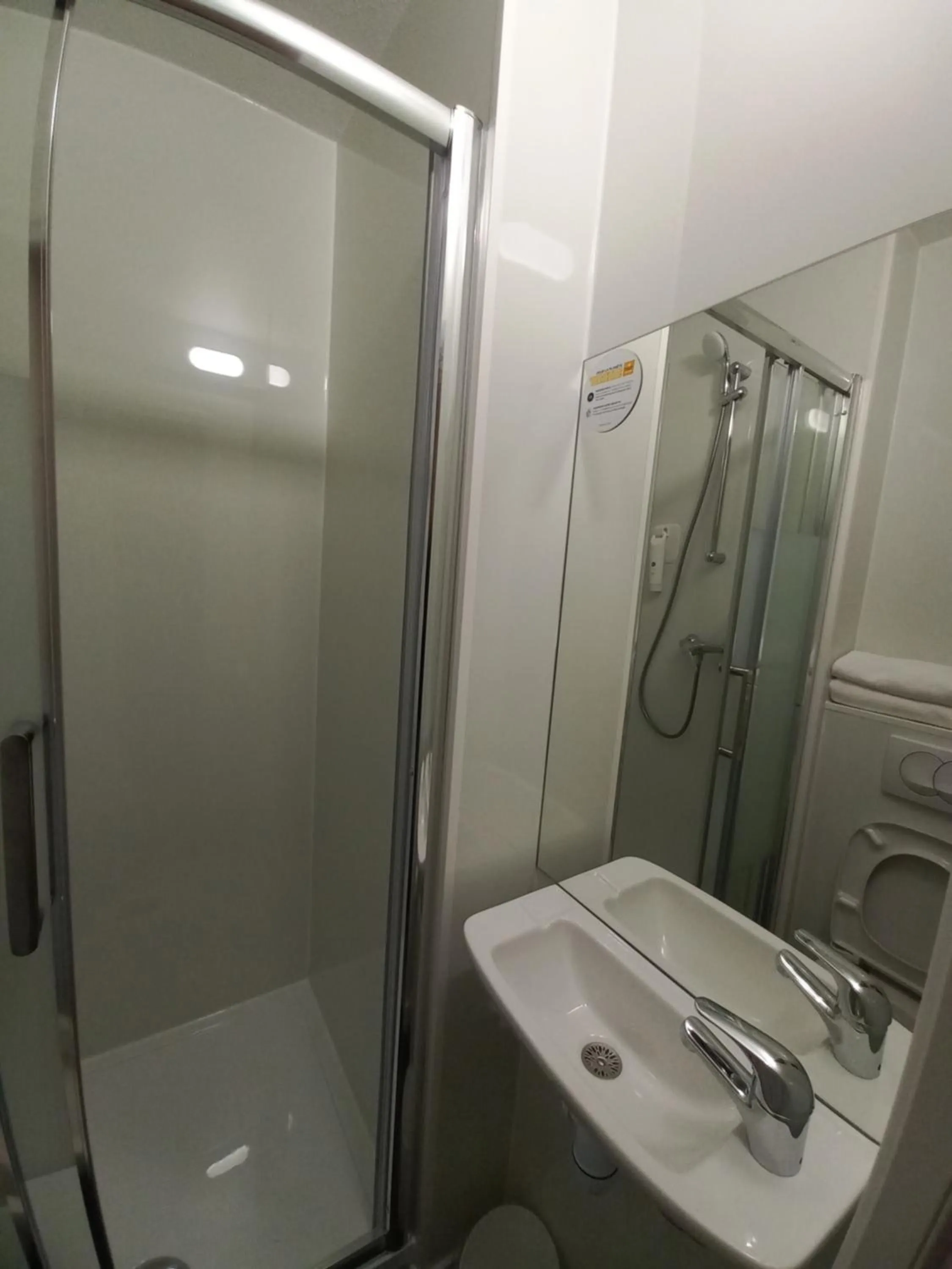Bathroom in Premiere Classe Evry Sud - Mennecy