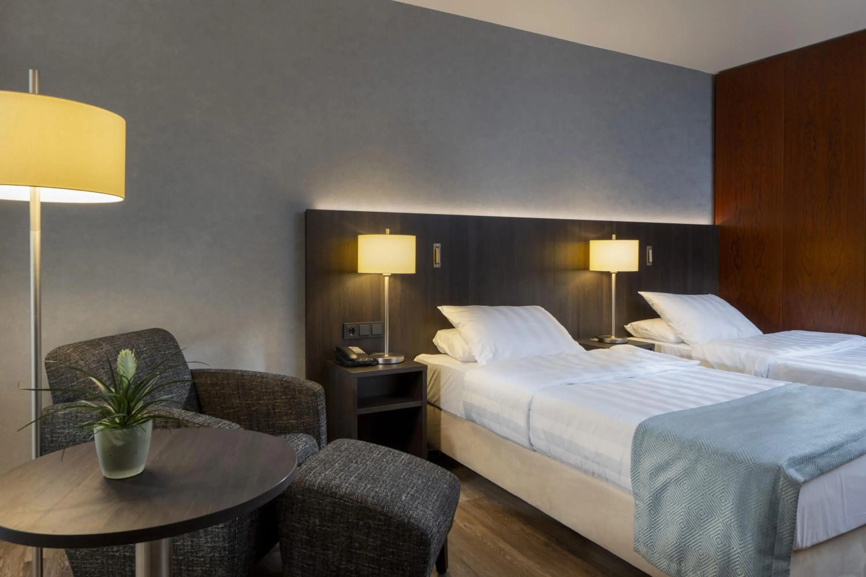 Photo of the whole room, Bed in Maritim Hotel Bremen