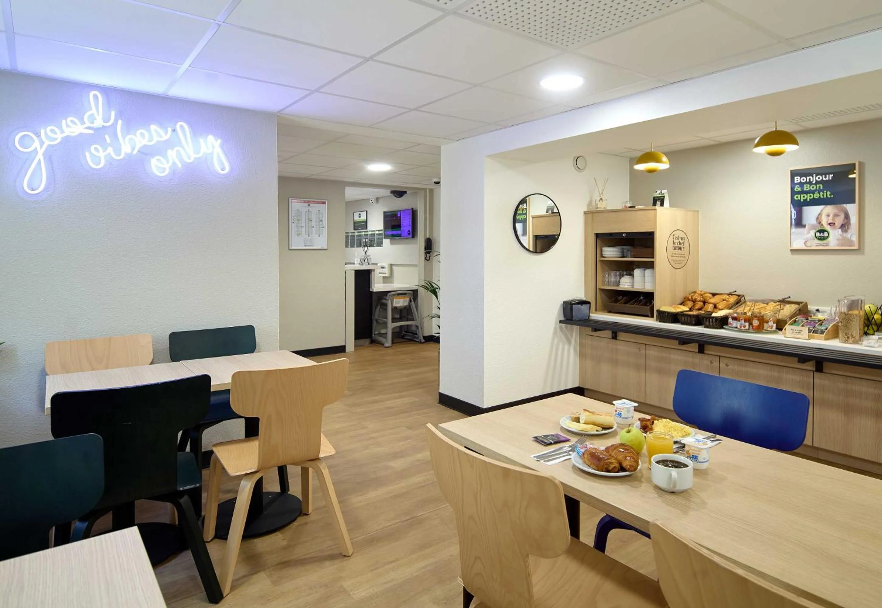 Breakfast in B&B HOTEL Viry-Châtillon 3 étoiles