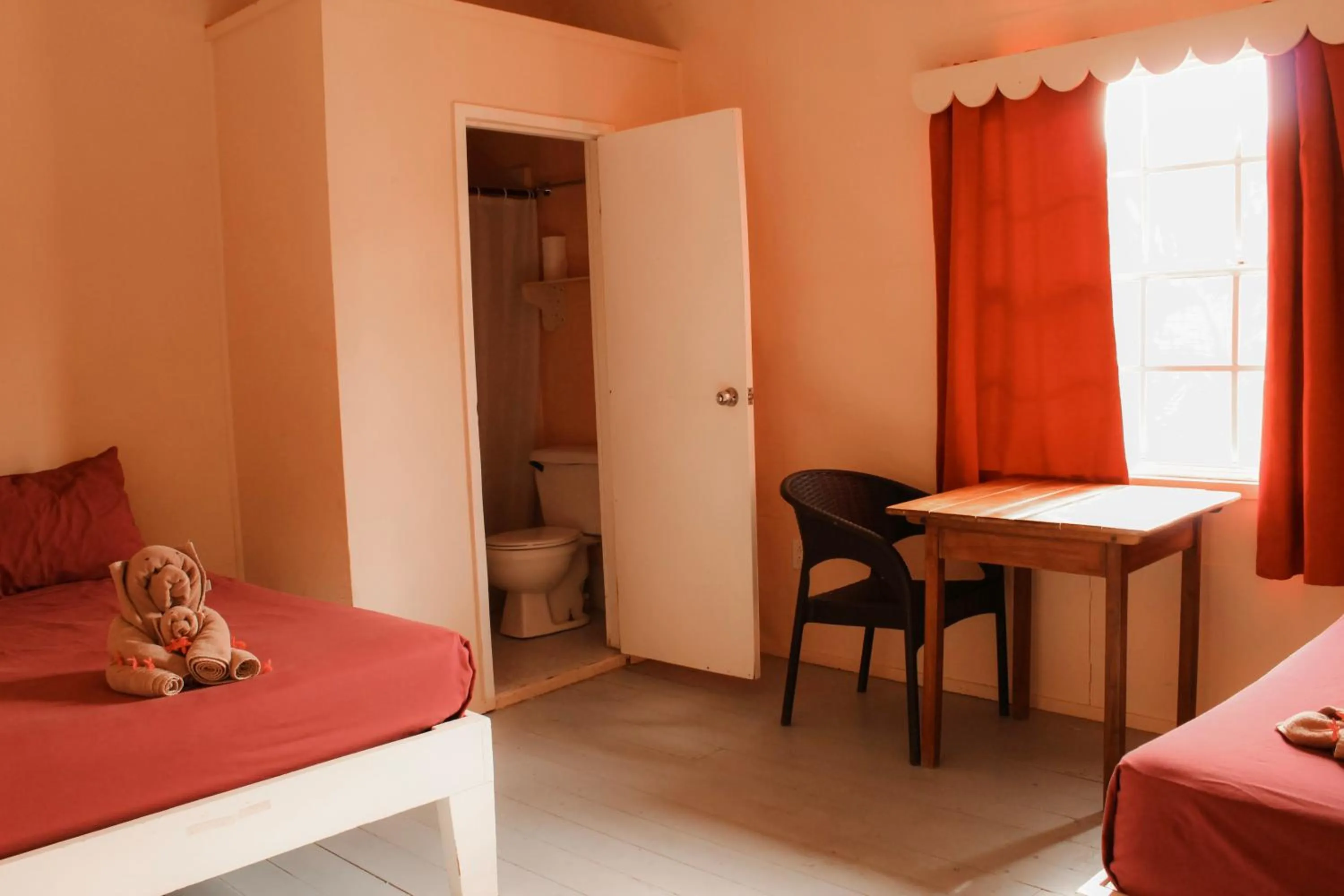 Bedroom, Bed in Tropical Paradise Express