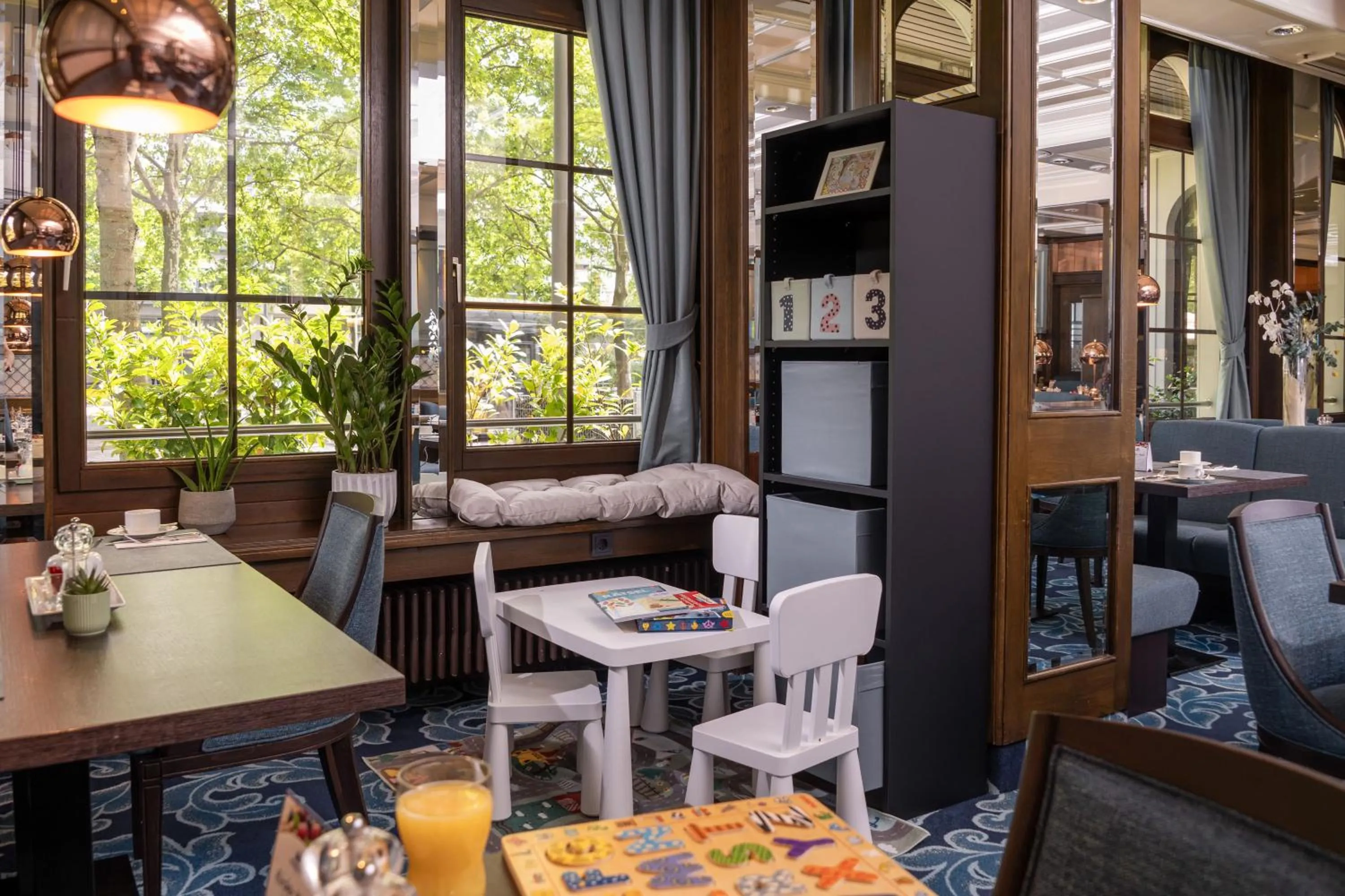 Restaurant/places to eat in Maritim Hotel Darmstadt